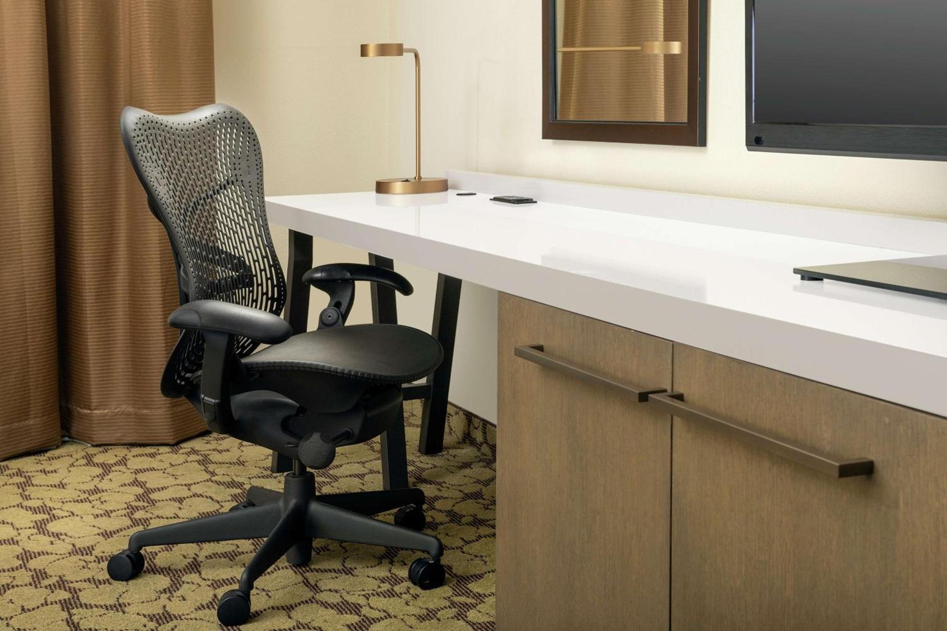 Hilton Garden Inn Frederick photo 21