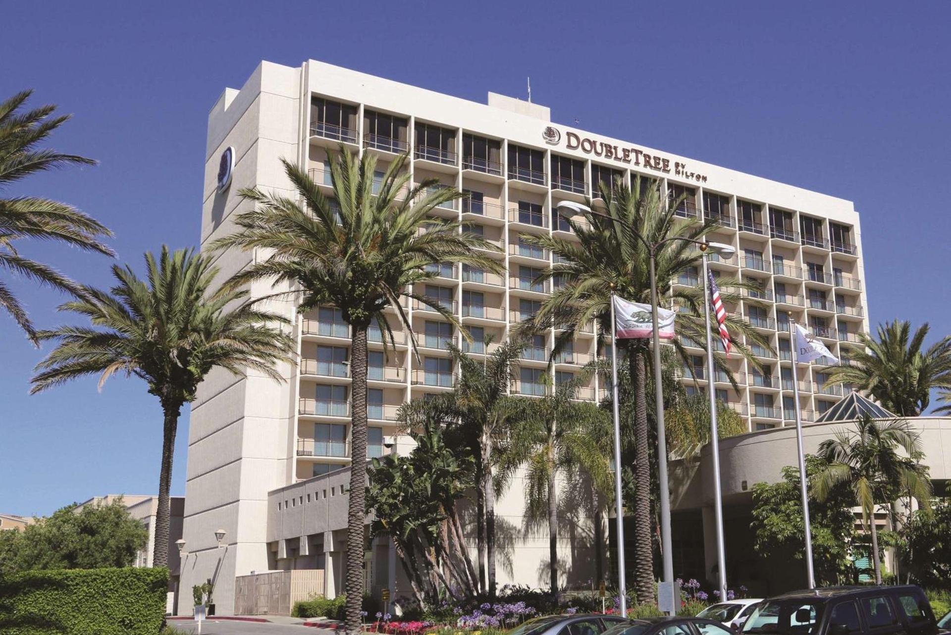 DoubleTree by Hilton Torrance - South Bay photo 2