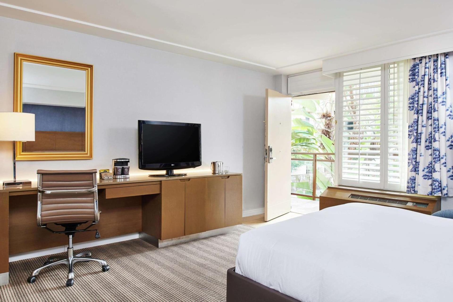 DoubleTree by Hilton Torrance - South Bay photo 13