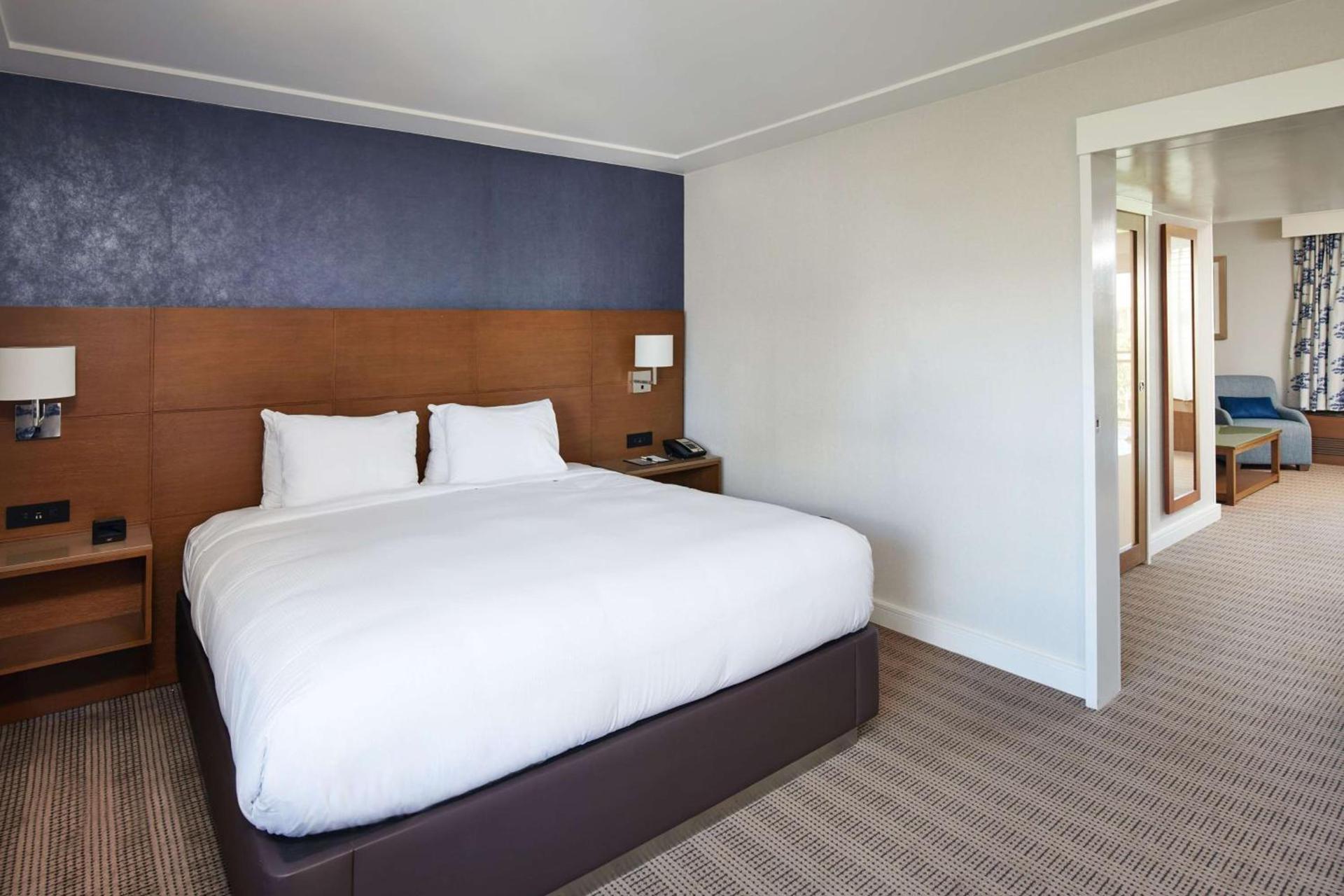 DoubleTree by Hilton Torrance - South Bay photo 24