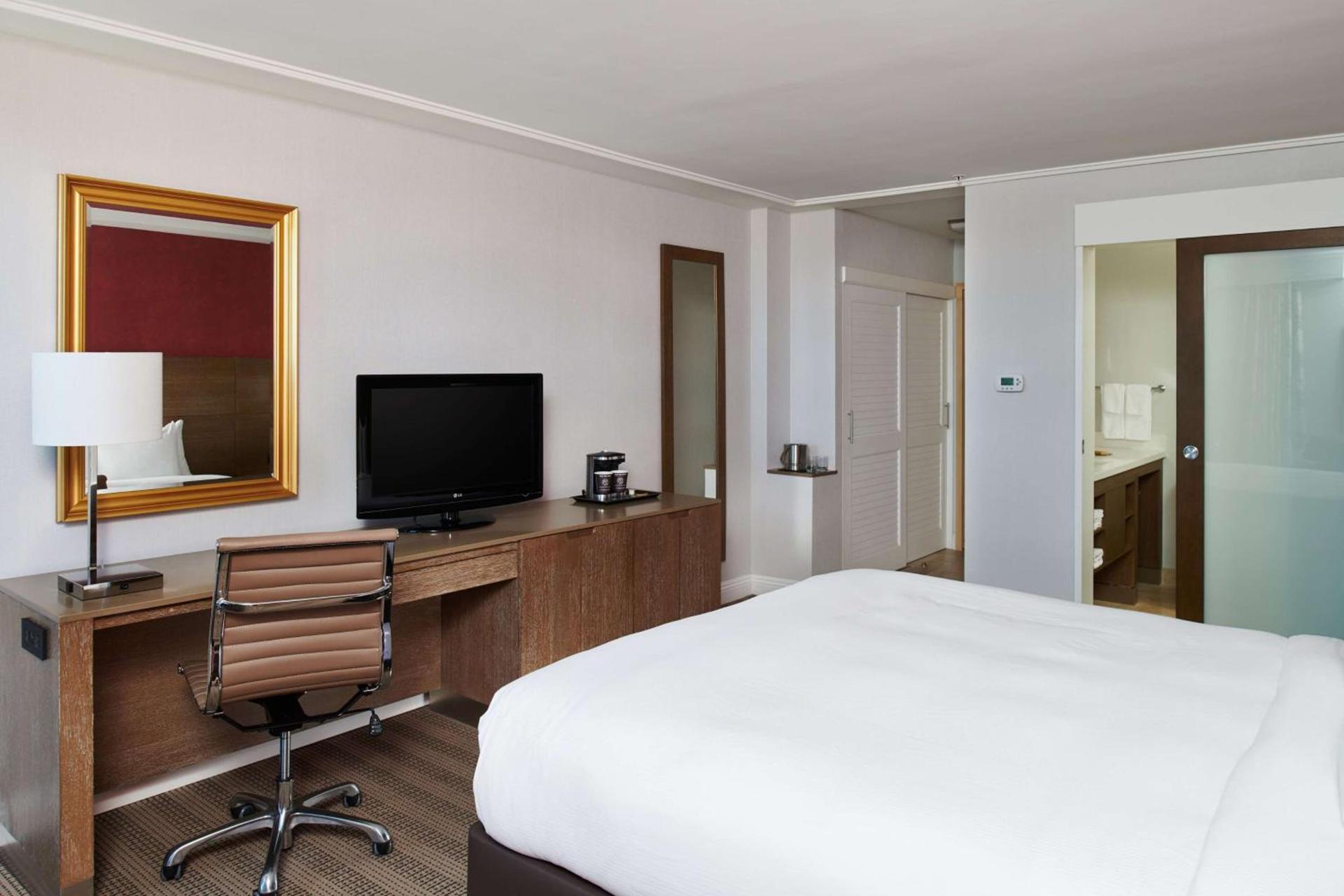 DoubleTree by Hilton Torrance - South Bay photo 34