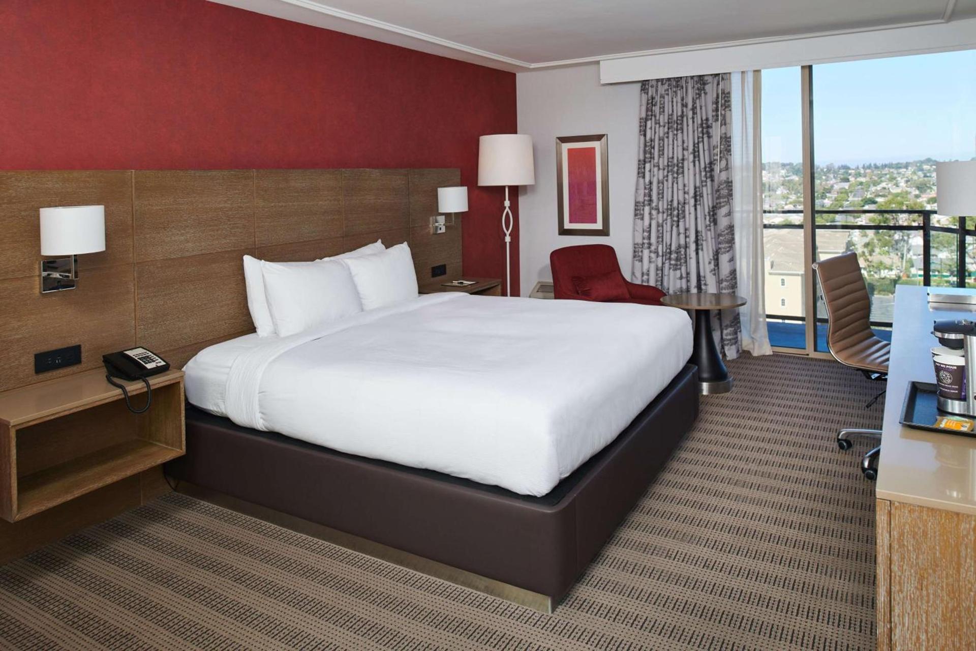DoubleTree by Hilton Torrance - South Bay photo 32