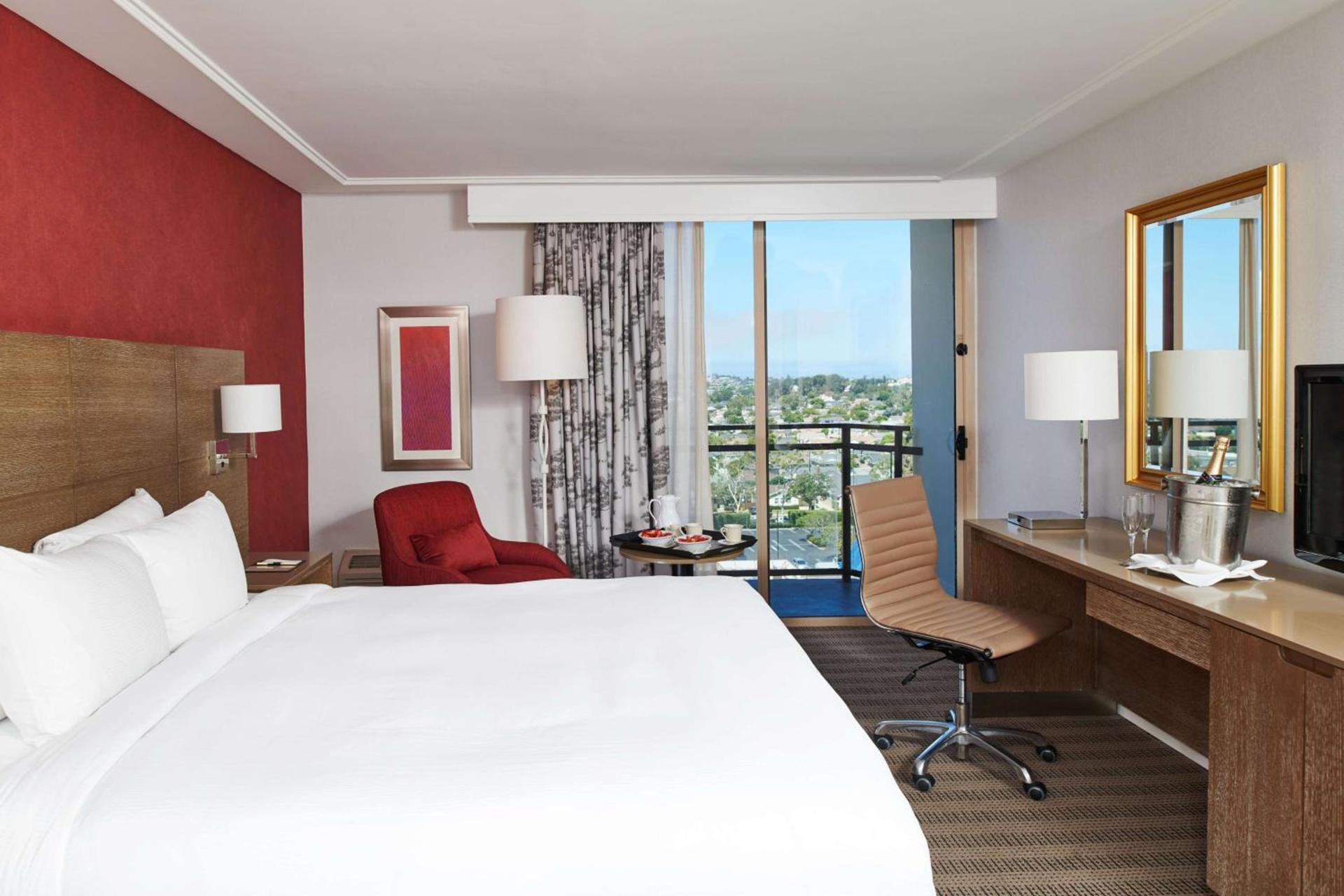 DoubleTree by Hilton Torrance - South Bay photo 37