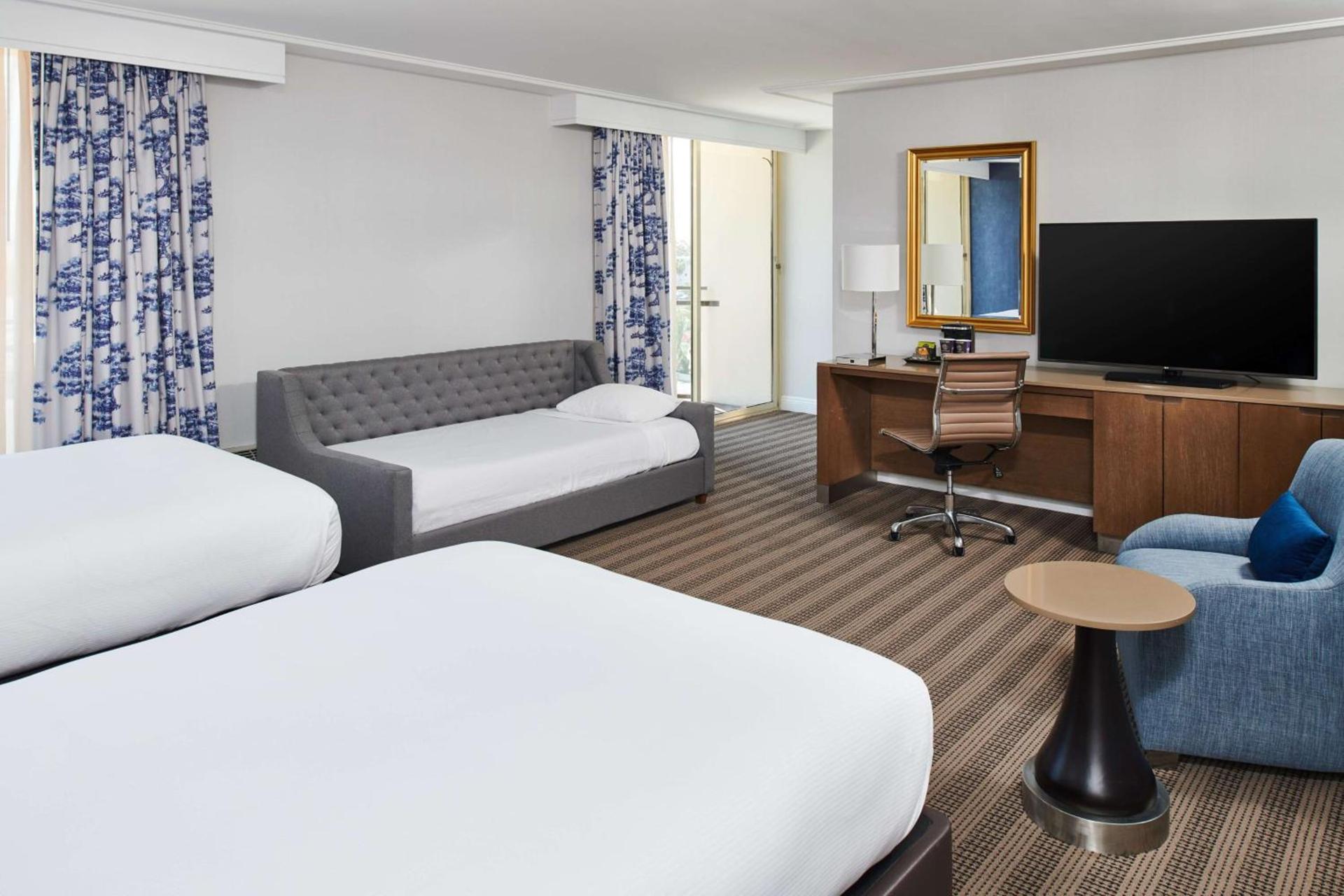 DoubleTree by Hilton Torrance - South Bay photo 40