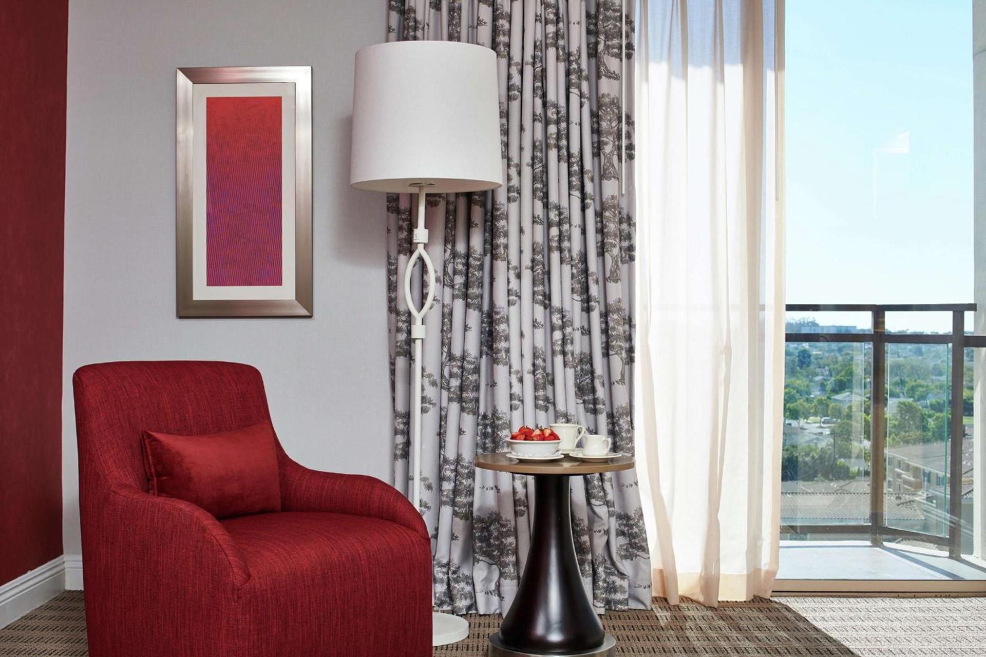 DoubleTree by Hilton Torrance - South Bay photo 44