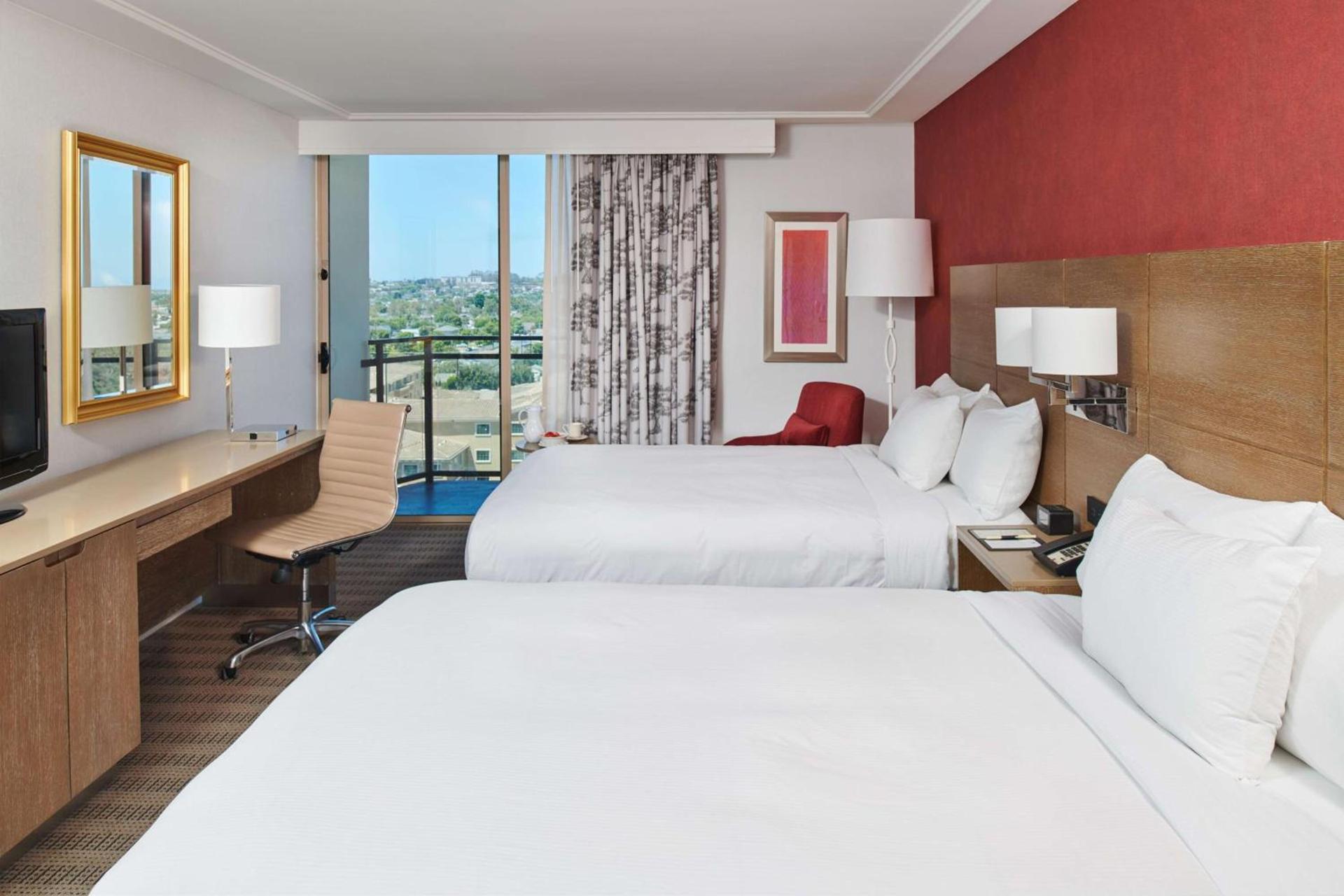 DoubleTree by Hilton Torrance - South Bay photo 45