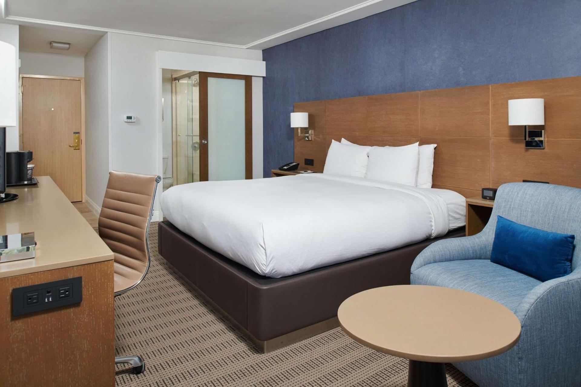 DoubleTree by Hilton Torrance - South Bay photo 47