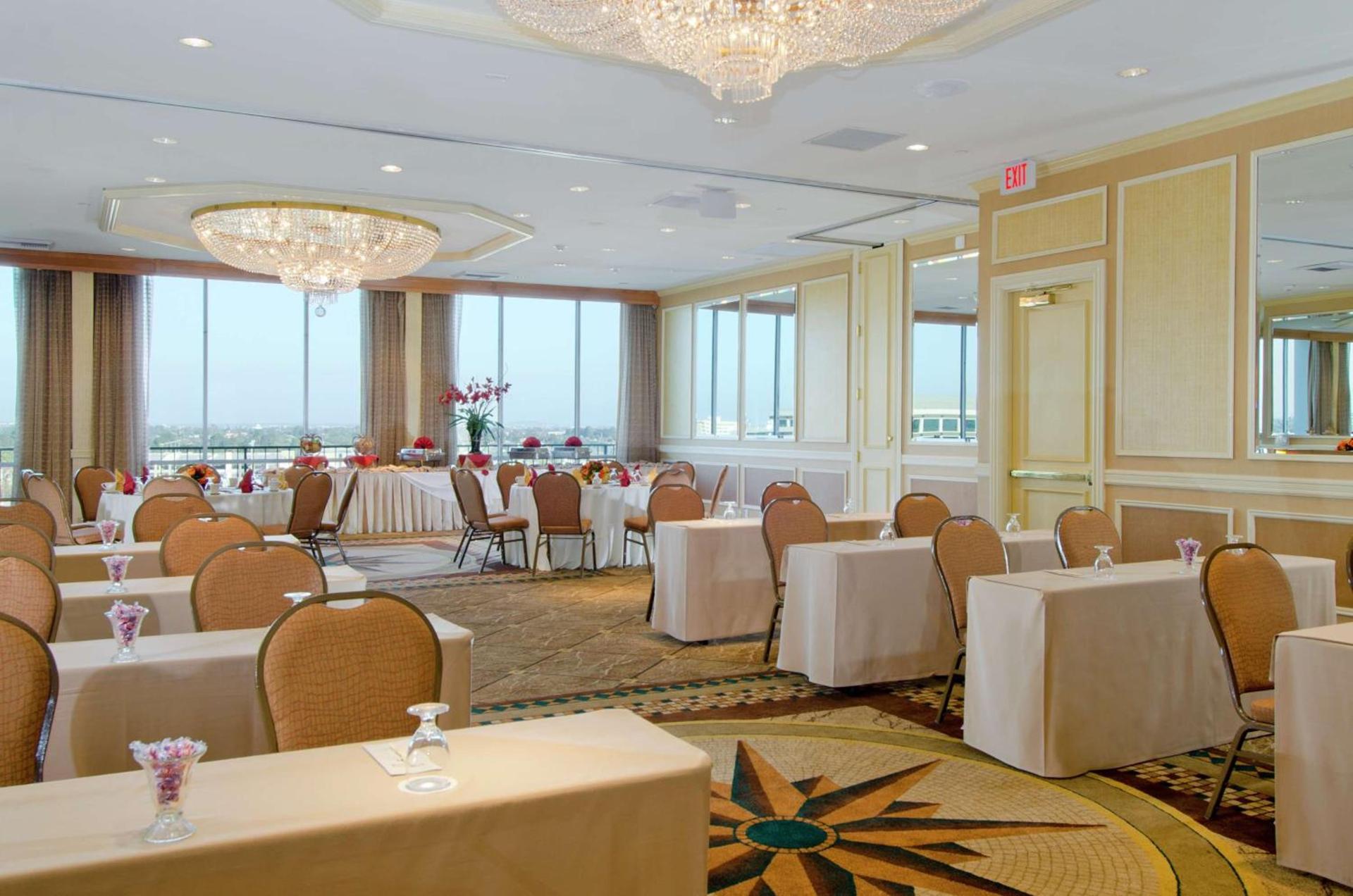 DoubleTree by Hilton Torrance - South Bay photo 50