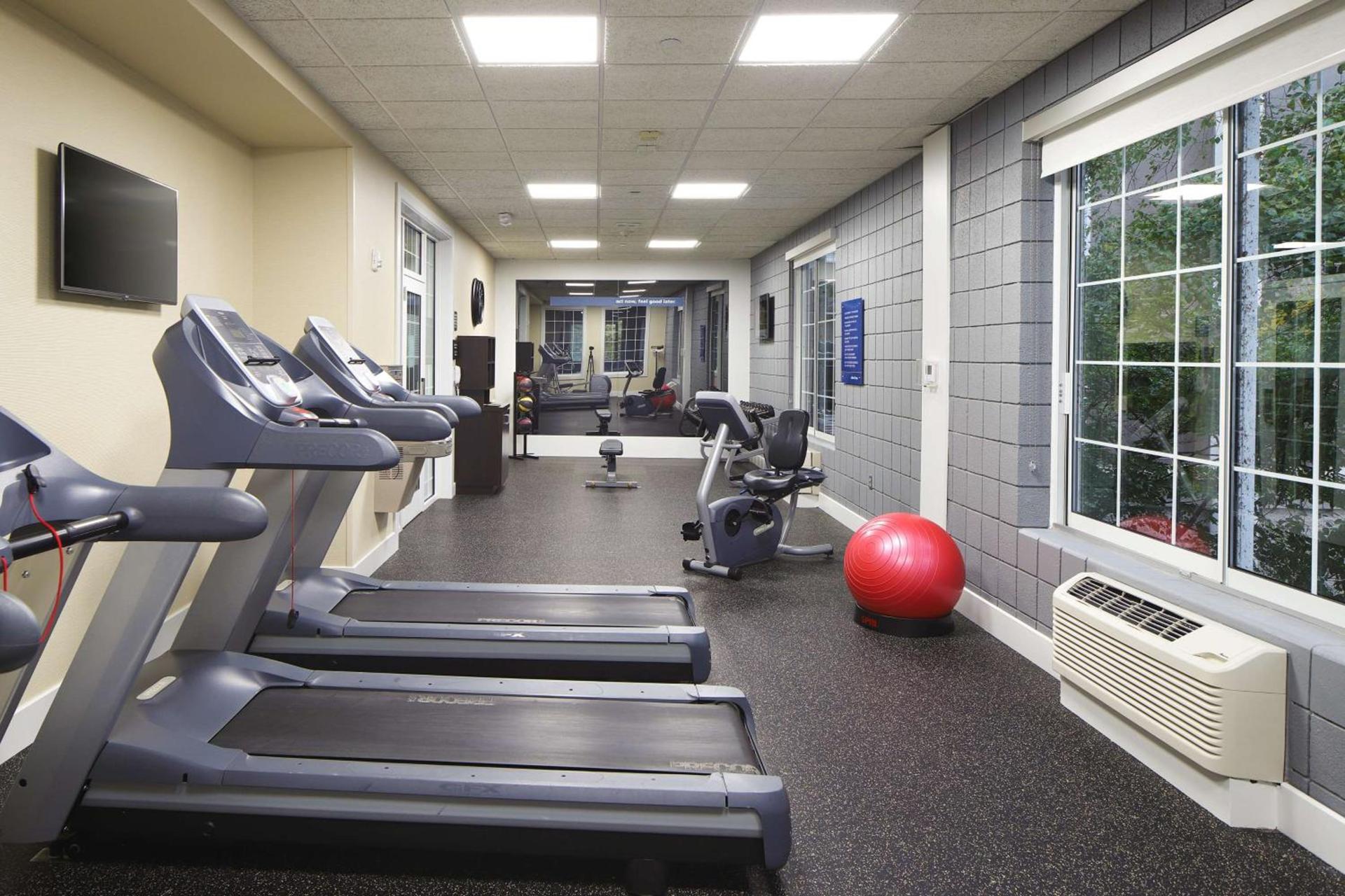 Hampton Inn Holland photo 13