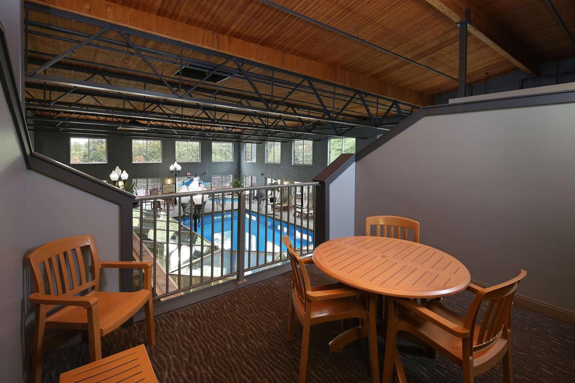 Hampton Inn Holland photo 17