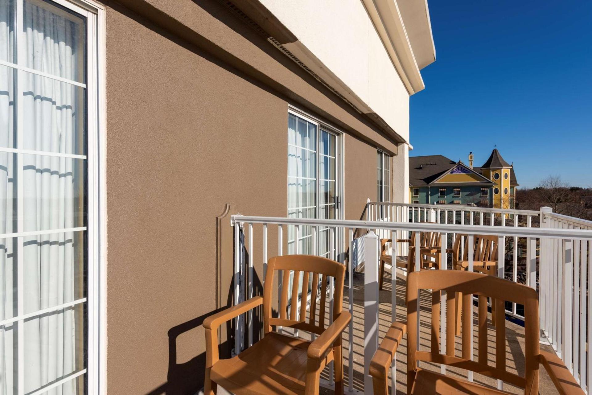 Hampton Inn Holland photo 26