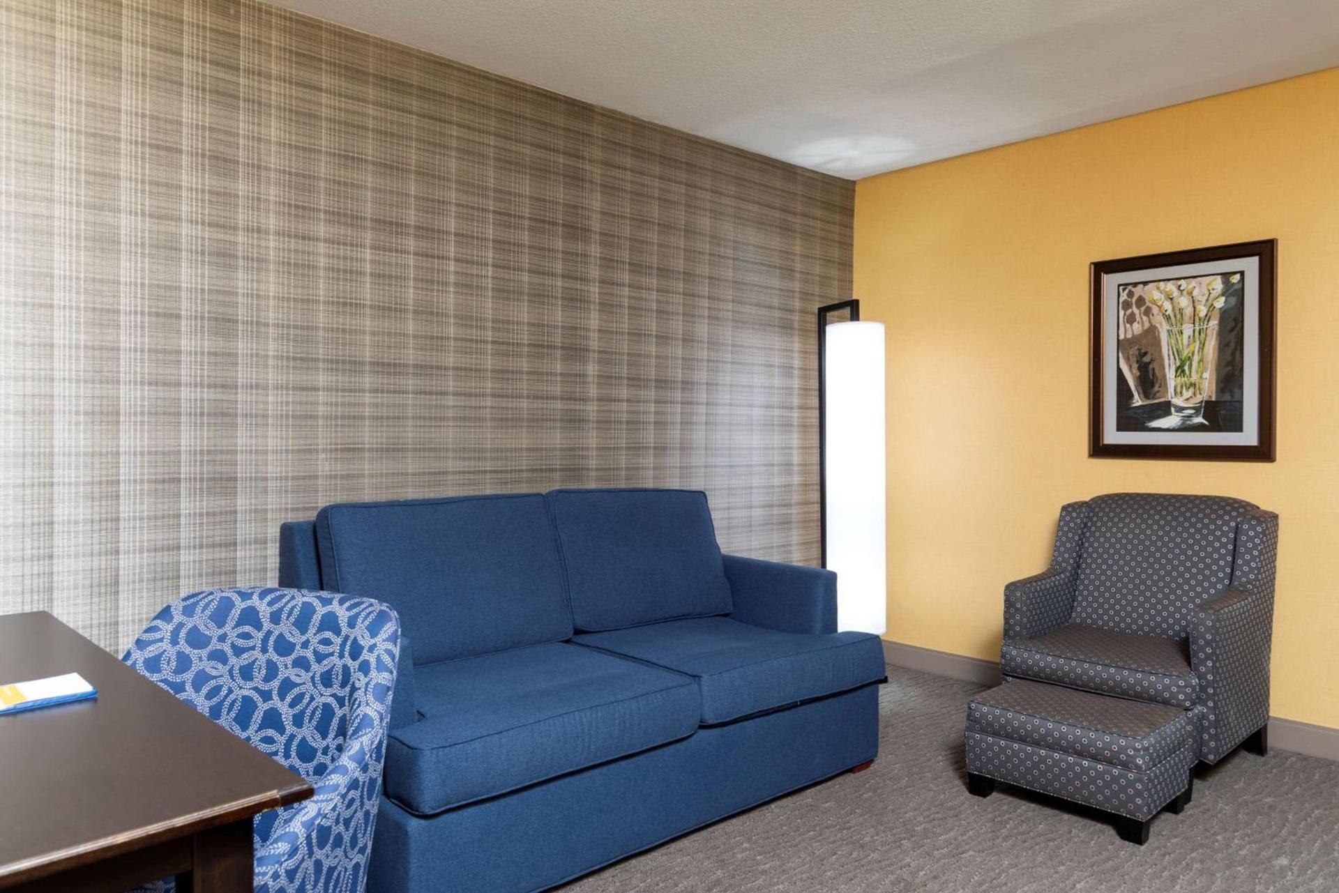 Hampton Inn Holland photo 32