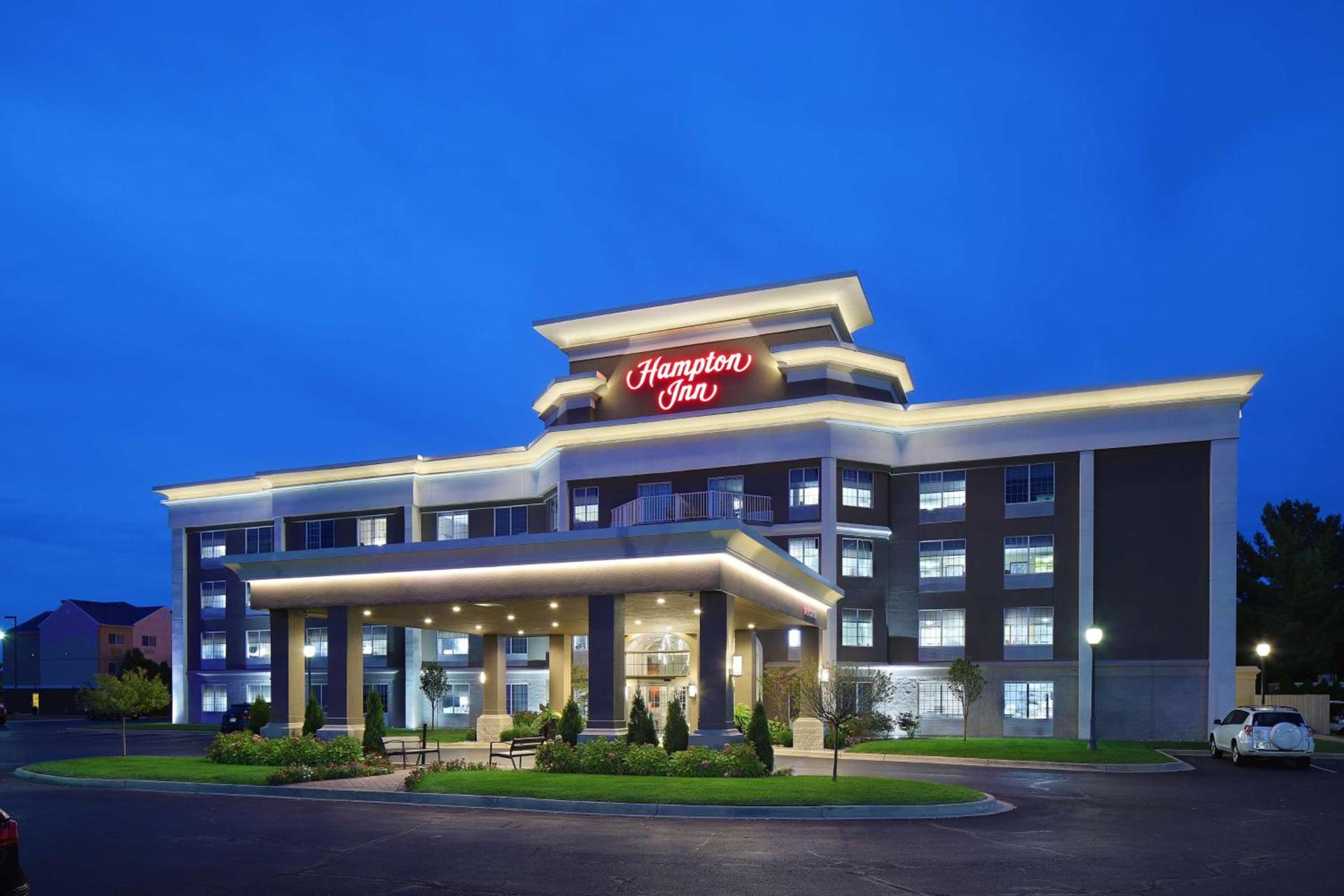 Hampton Inn Holland photo 2