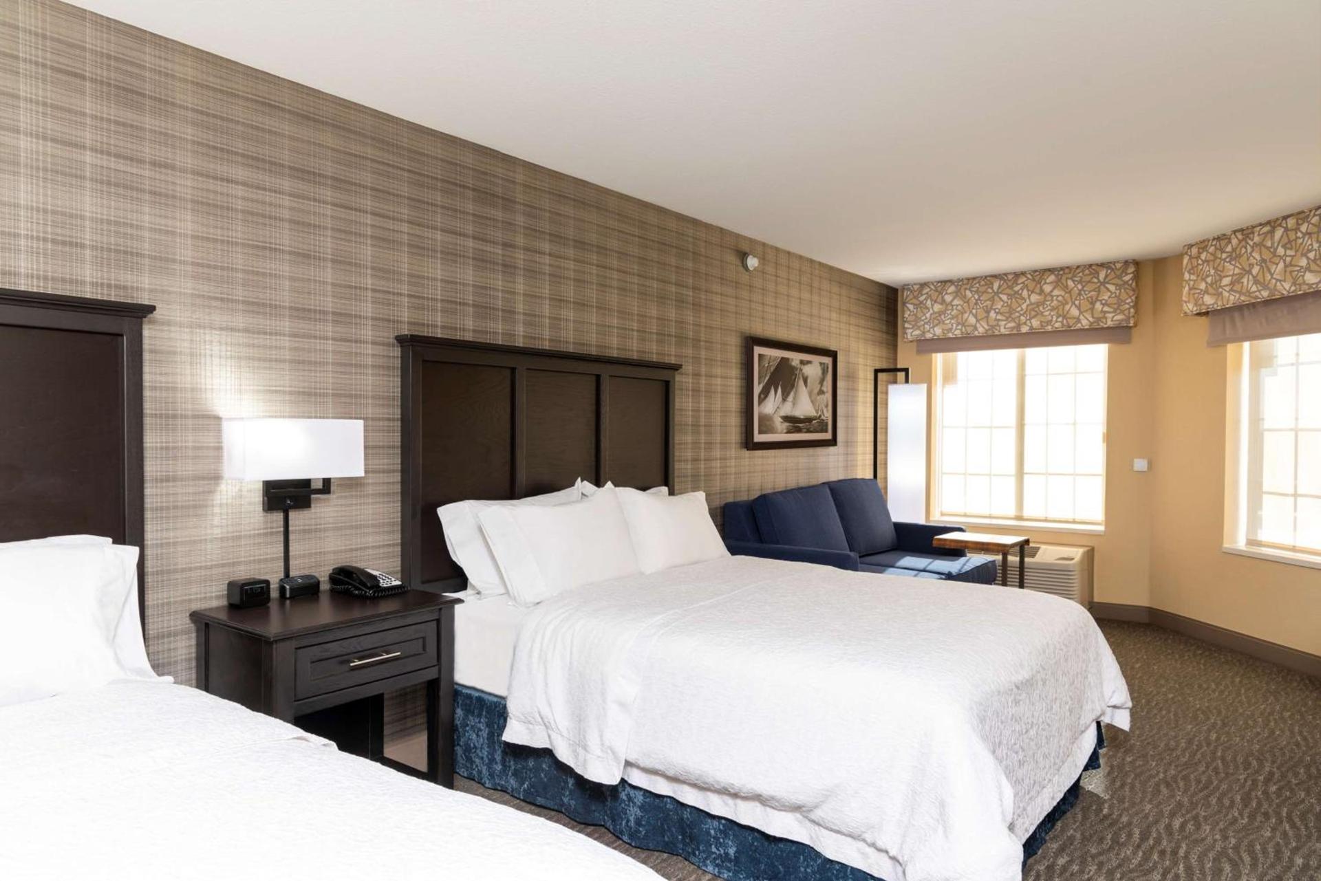 Hampton Inn Holland photo 41