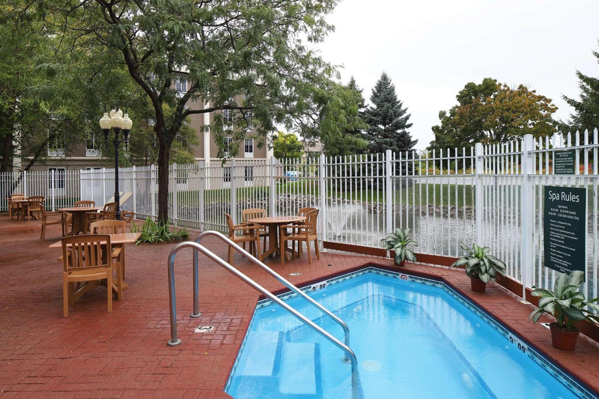 Hampton Inn Holland photo 44