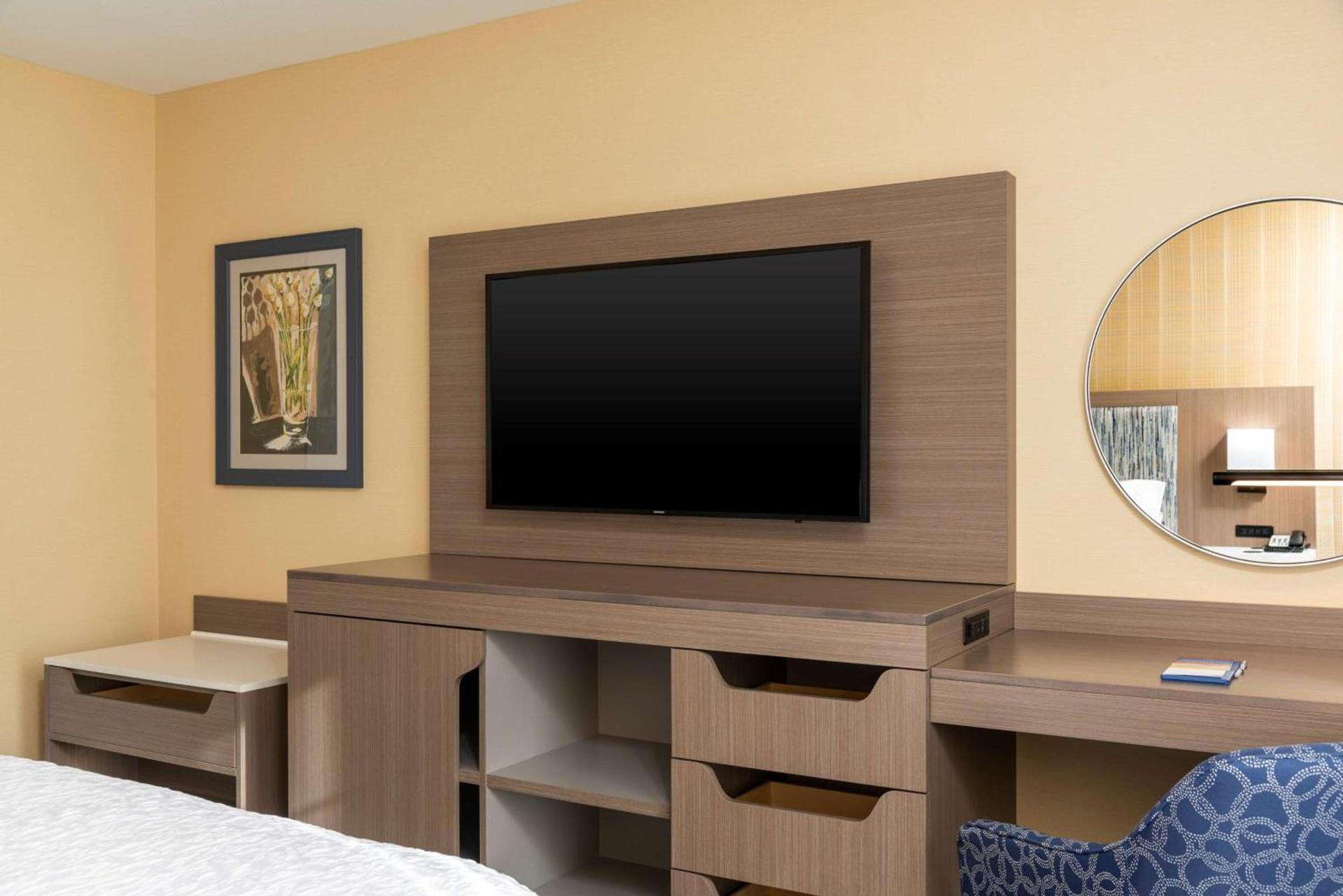 Hampton Inn Holland photo 48