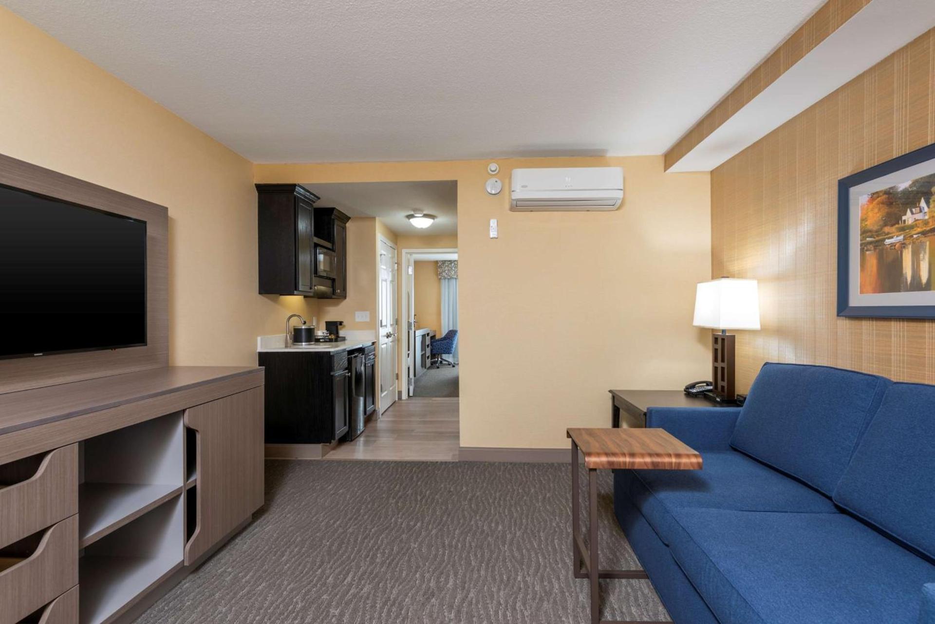 Hampton Inn Holland photo 56