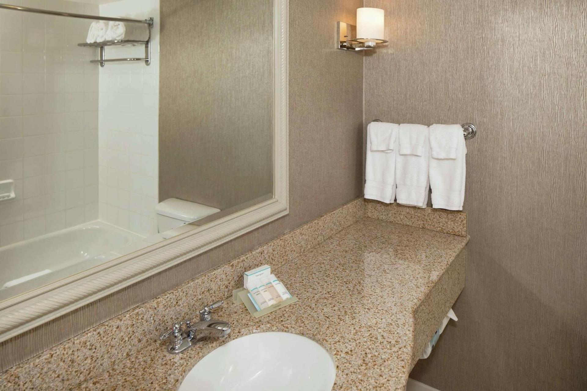 Hilton Garden Inn Auburn Riverwatch photo 15