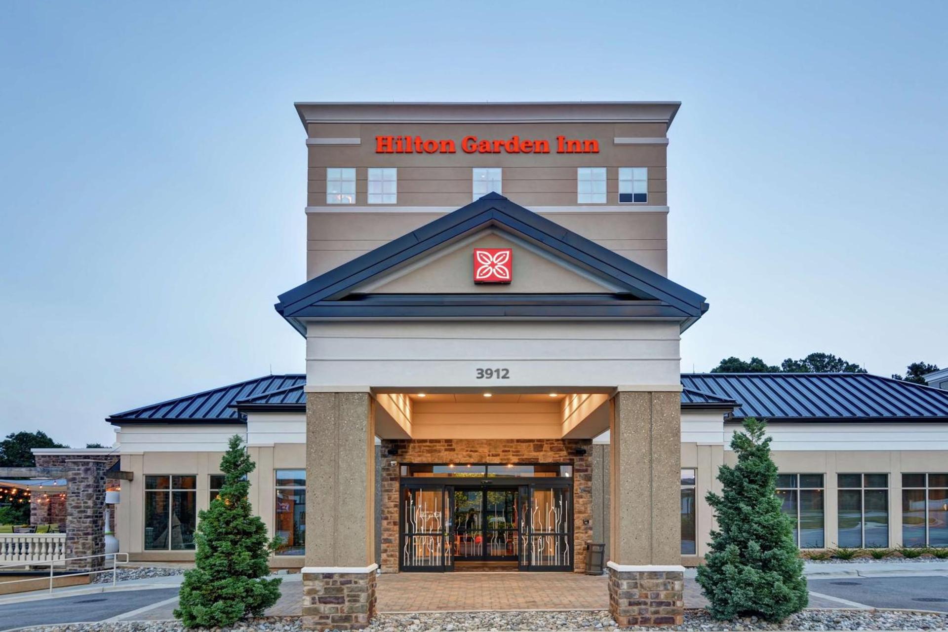 Hilton Garden Inn Raleigh/Crabtree Valley photo 2