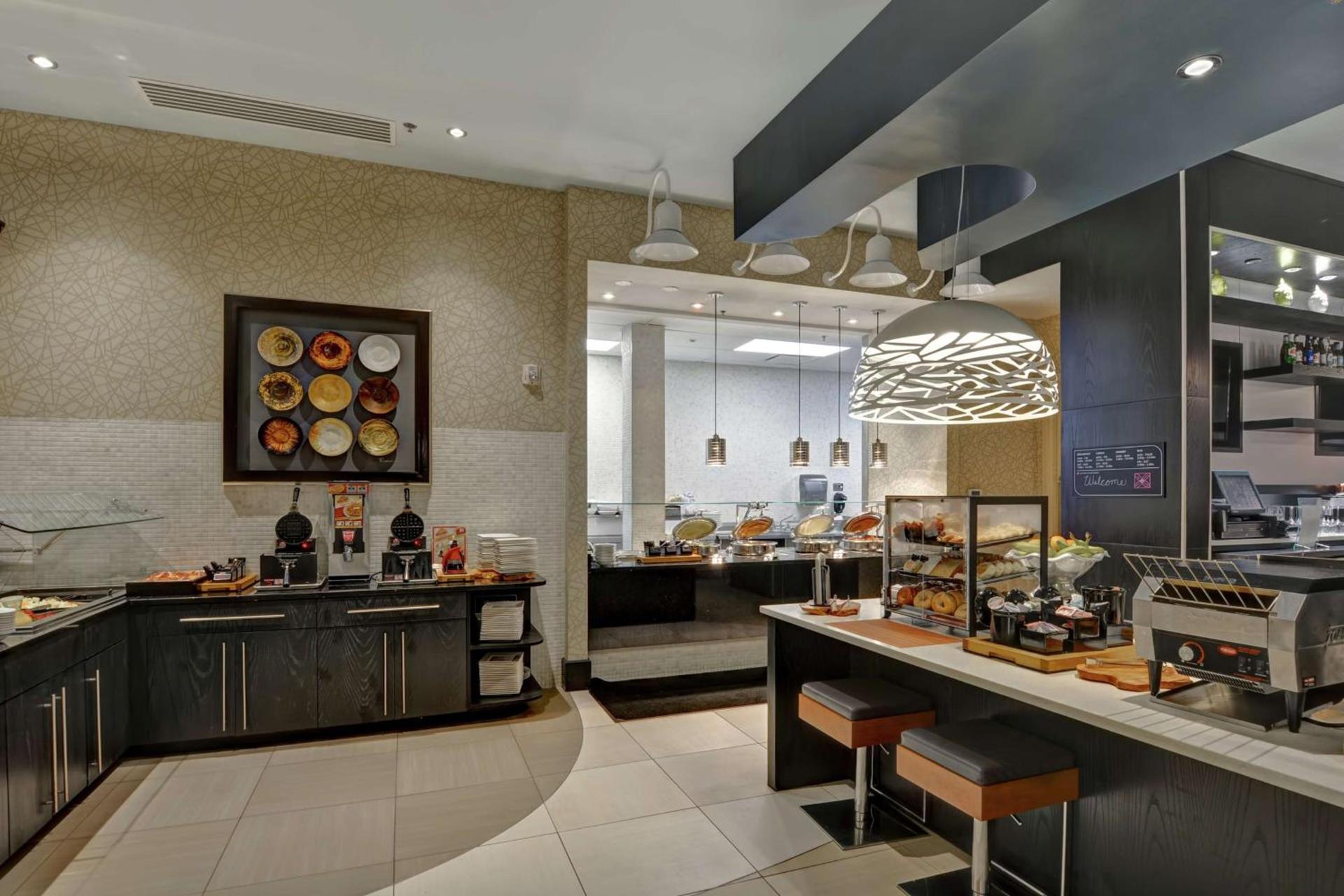 Hilton Garden Inn Raleigh/Crabtree Valley photo 12