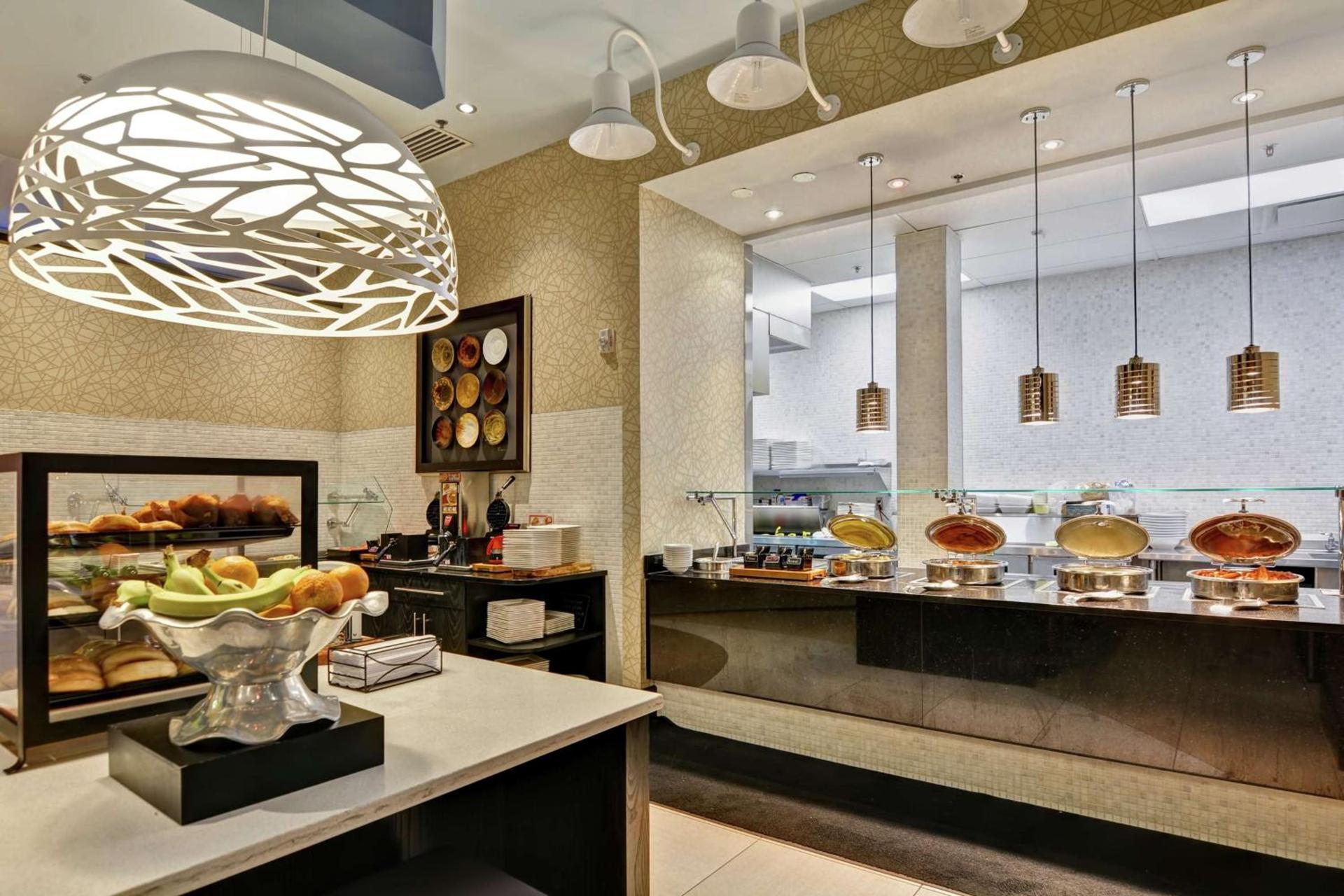 Hilton Garden Inn Raleigh/Crabtree Valley photo 13