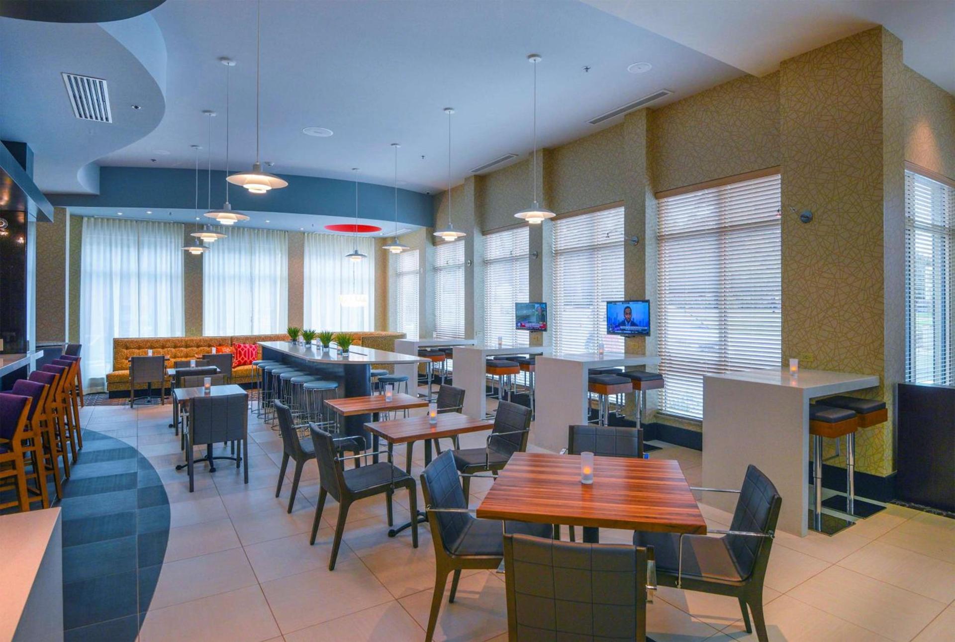 Hilton Garden Inn Raleigh/Crabtree Valley photo 16