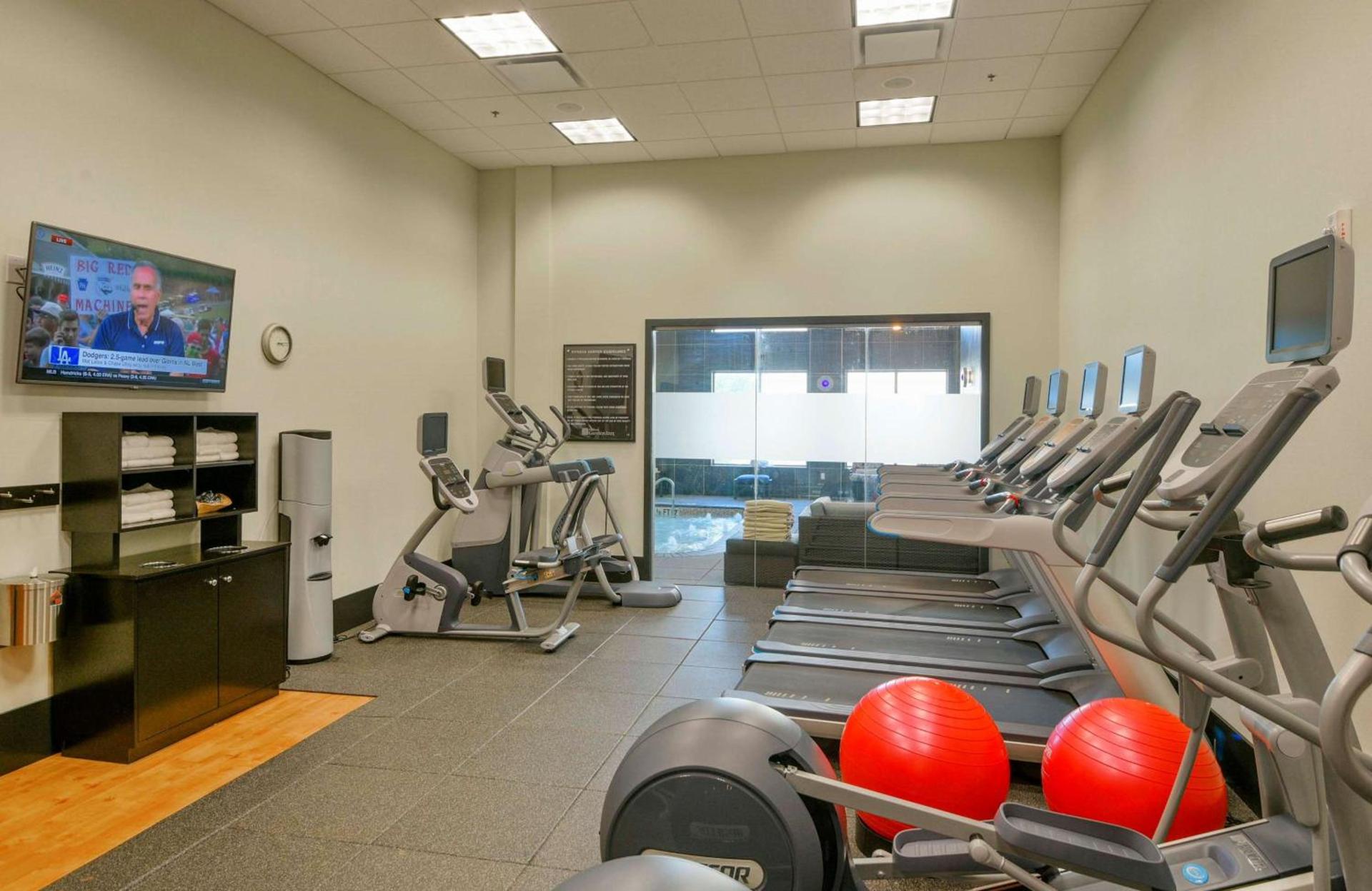 Hilton Garden Inn Raleigh/Crabtree Valley photo 18