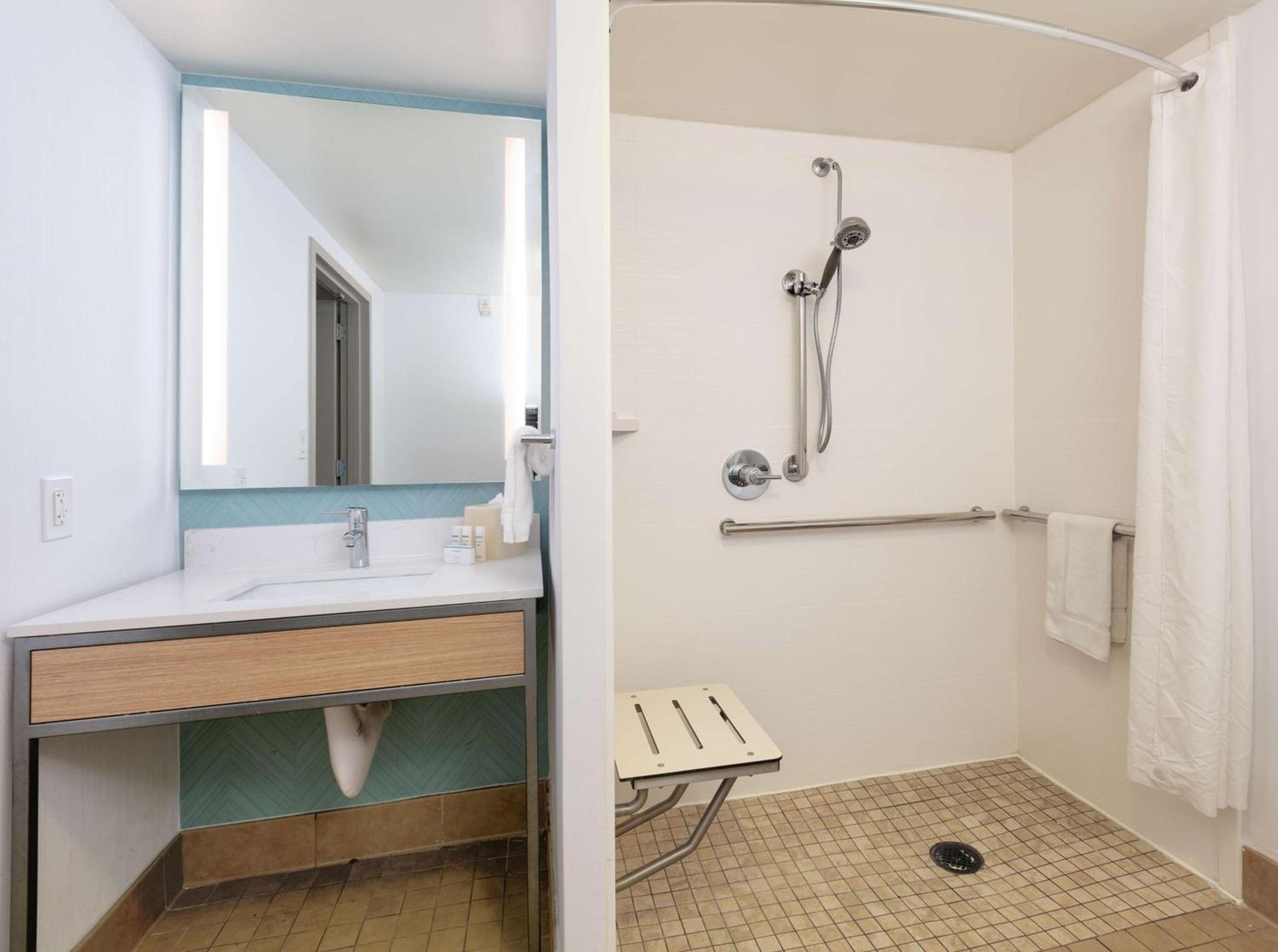 Hilton Garden Inn Irvine East/Lake Forest photo 21