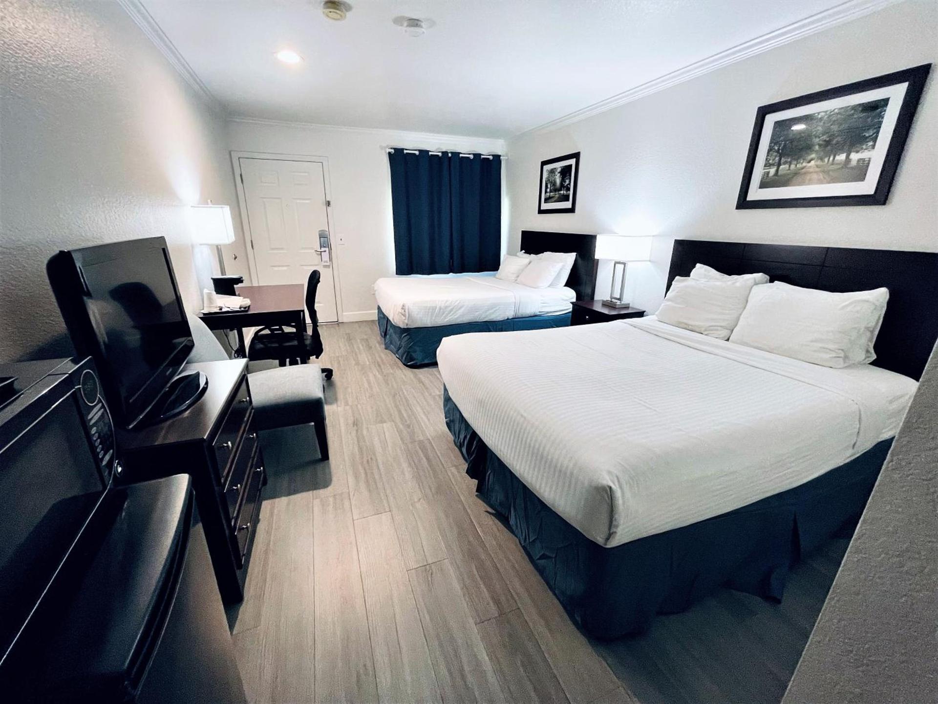 University Park Inn & Suites, an Ascend Collection Hotel photo 5