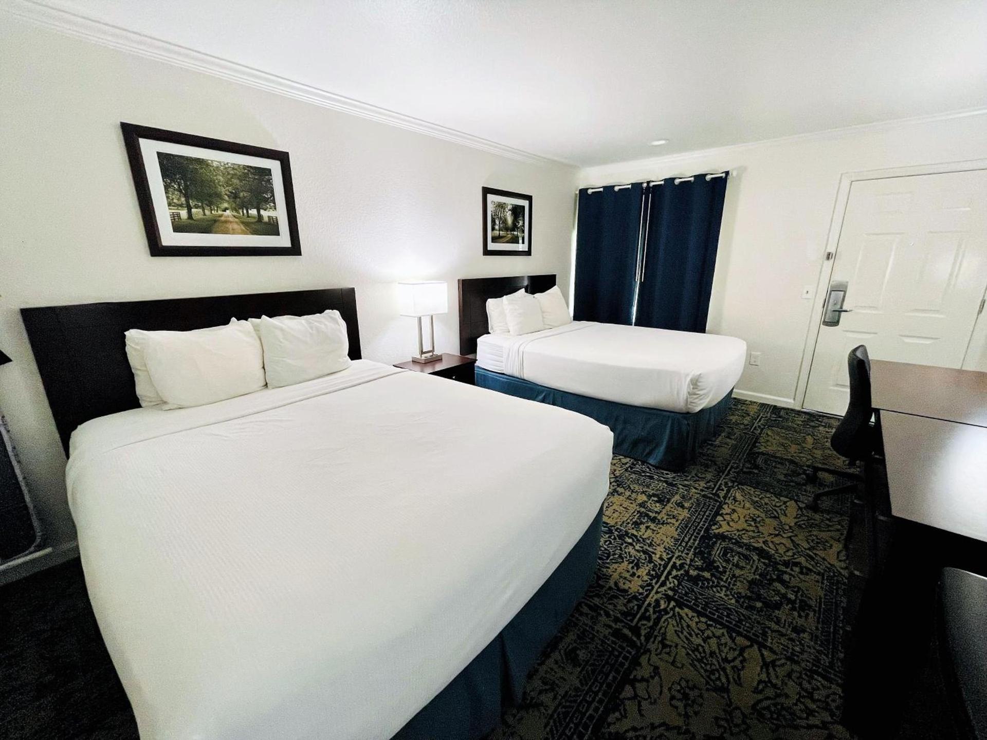 University Park Inn & Suites, an Ascend Collection Hotel photo 10