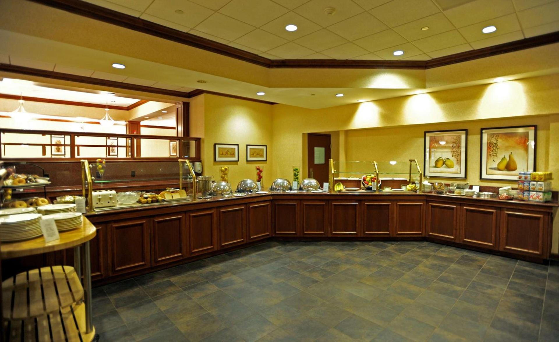 DoubleTree by Hilton Pittsburgh-Green Tree photo 6