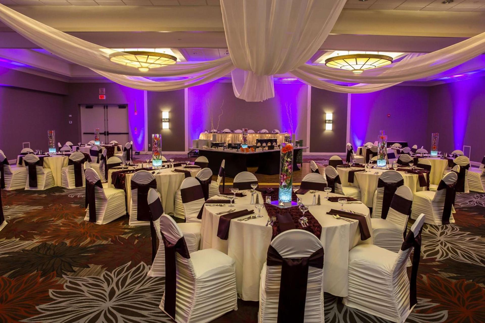 DoubleTree by Hilton Pittsburgh-Green Tree photo 28