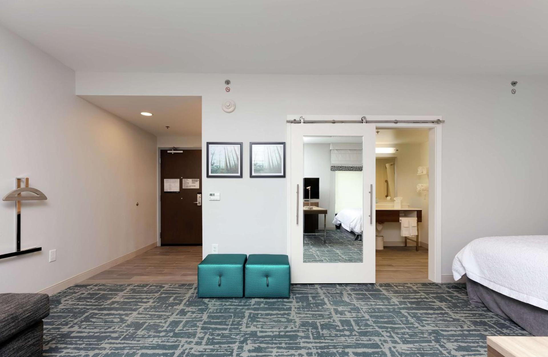 Hampton Inn Acworth photo 10
