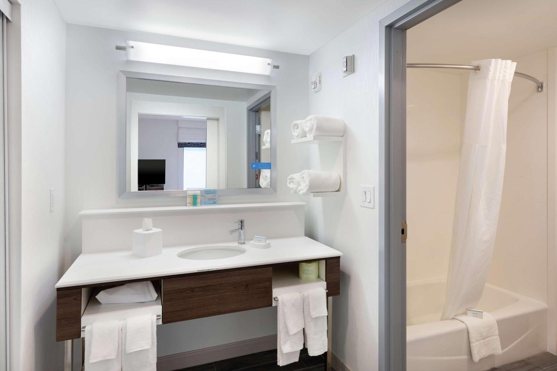 Hampton Inn Acworth photo 28
