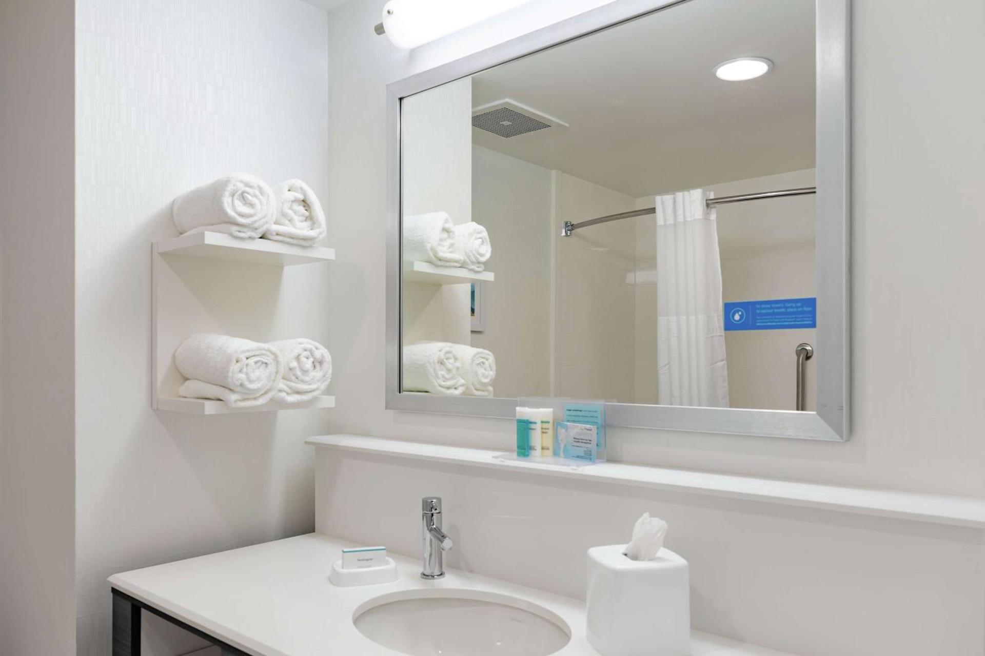 Hampton Inn Acworth photo 15