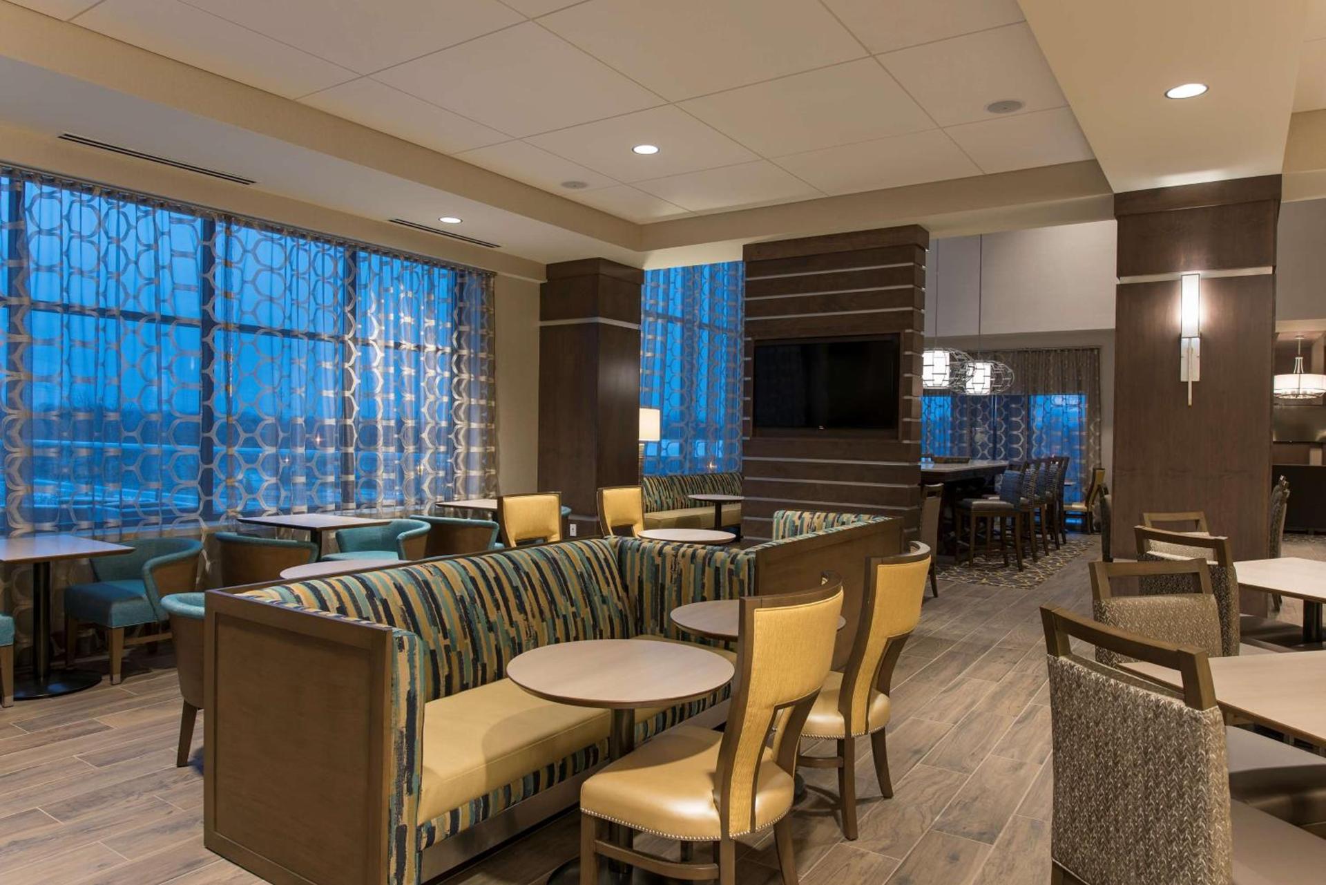 Hampton Inn & Suites Grand Rapids Downtown photo 7