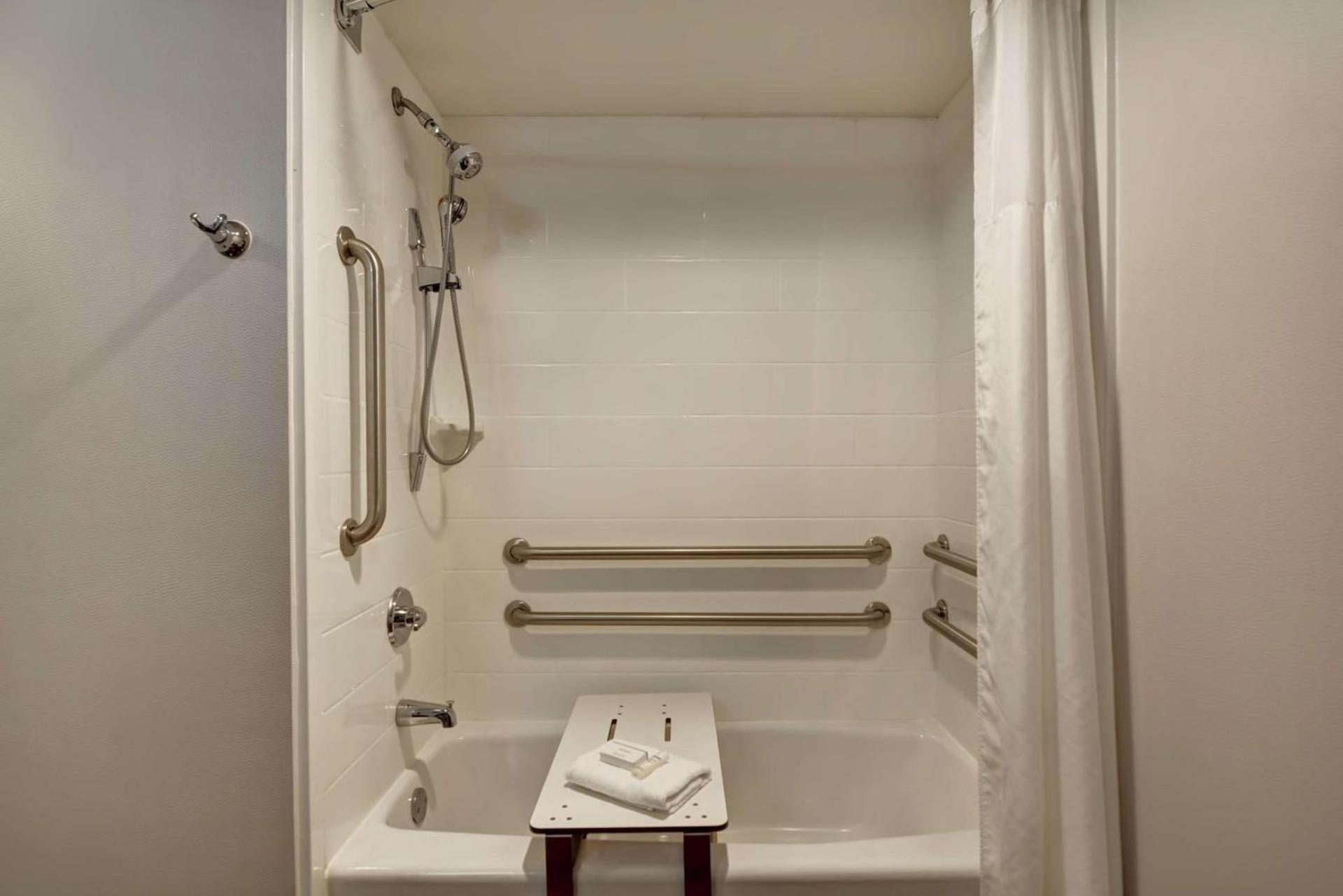 Hampton Inn Cincinnati Airport South photo 11