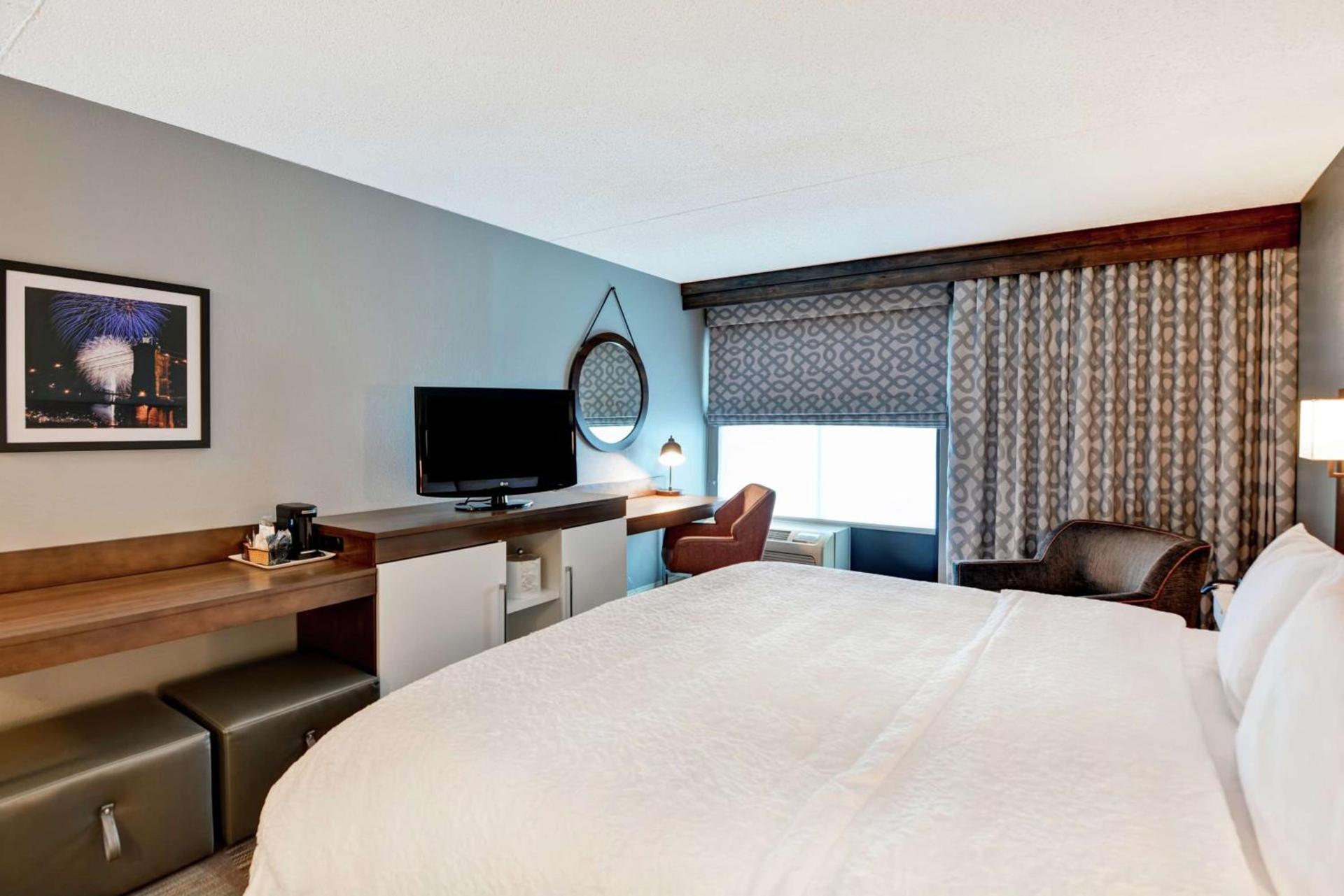 Hampton Inn Cincinnati Airport South photo 17