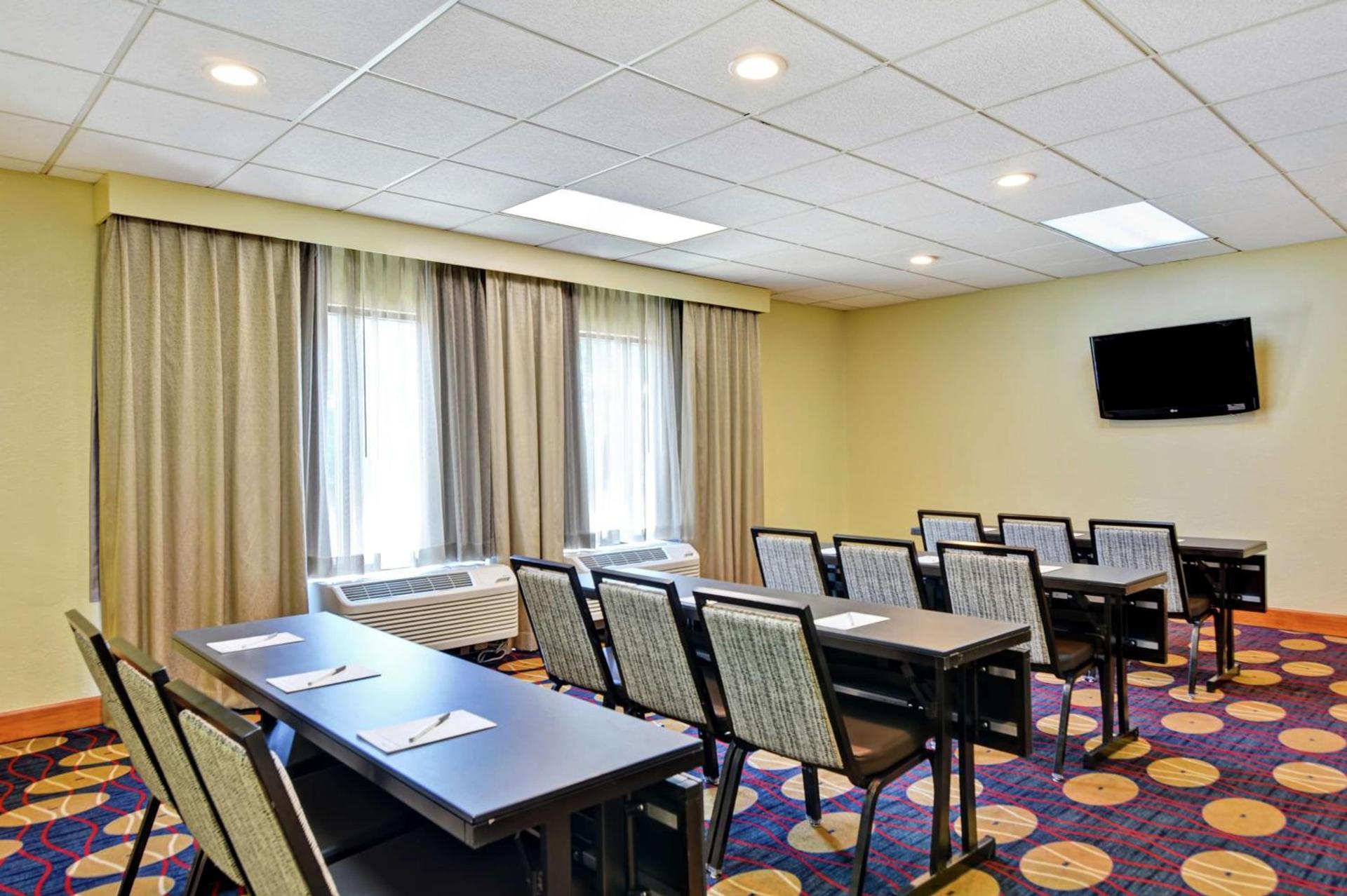 Hampton Inn Cincinnati Airport South photo 32