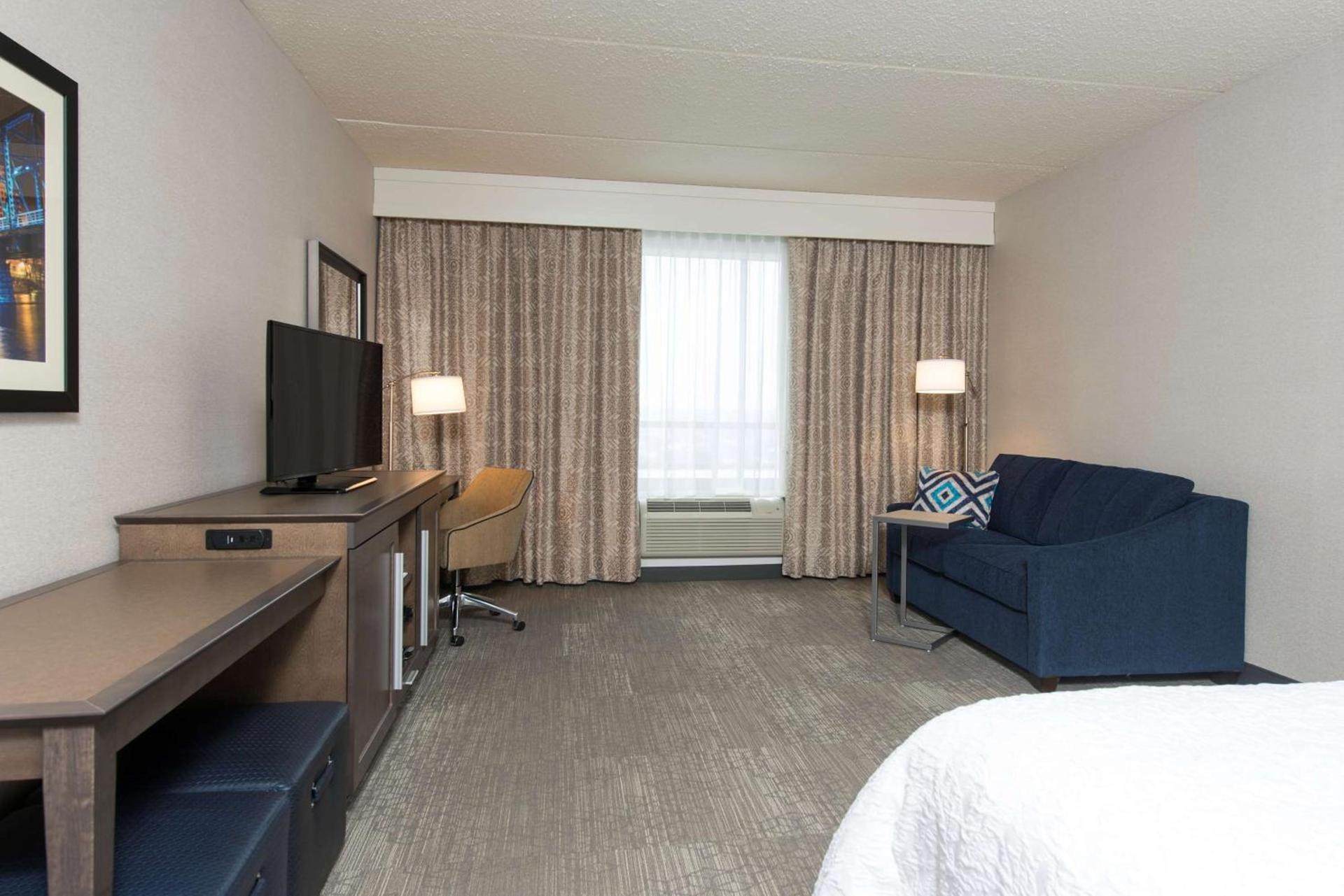 Hampton Inn & Suites Grand Rapids Downtown photo 51