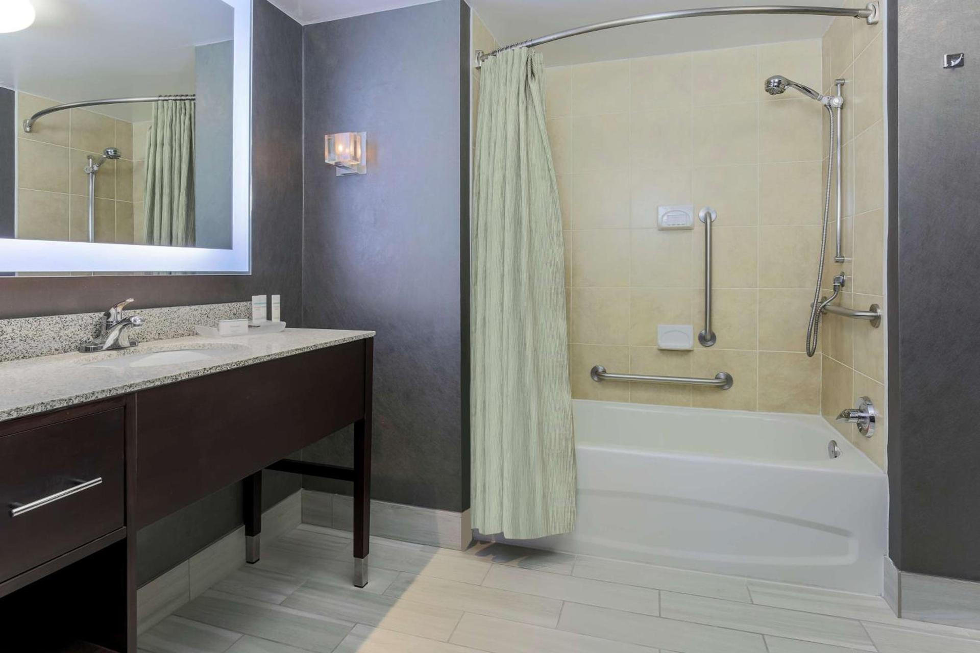Homewood Suites by Hilton Long Island-Melville photo 11