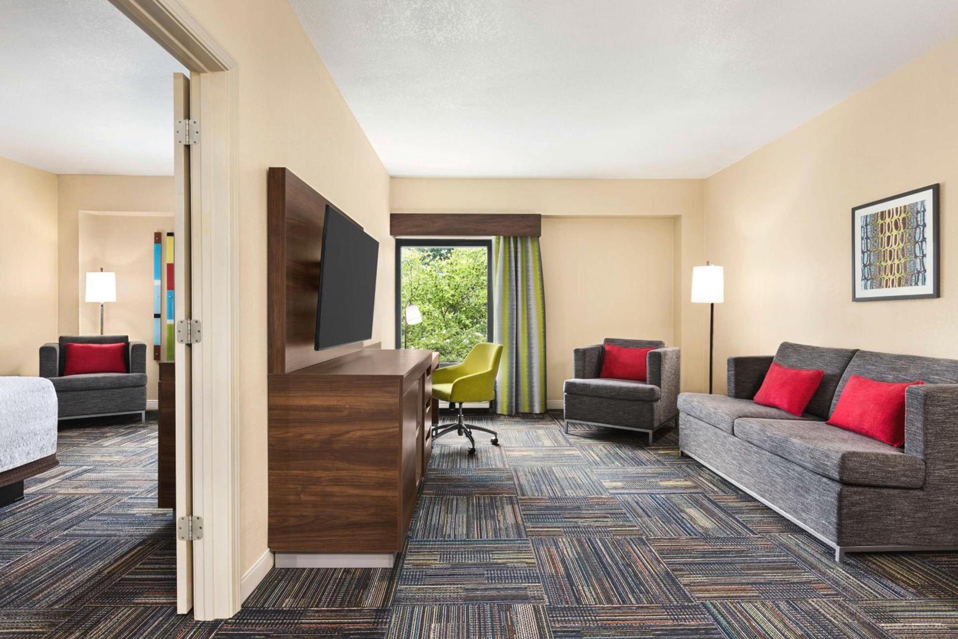 Hampton Inn Atlanta-Stone Mountain photo 19