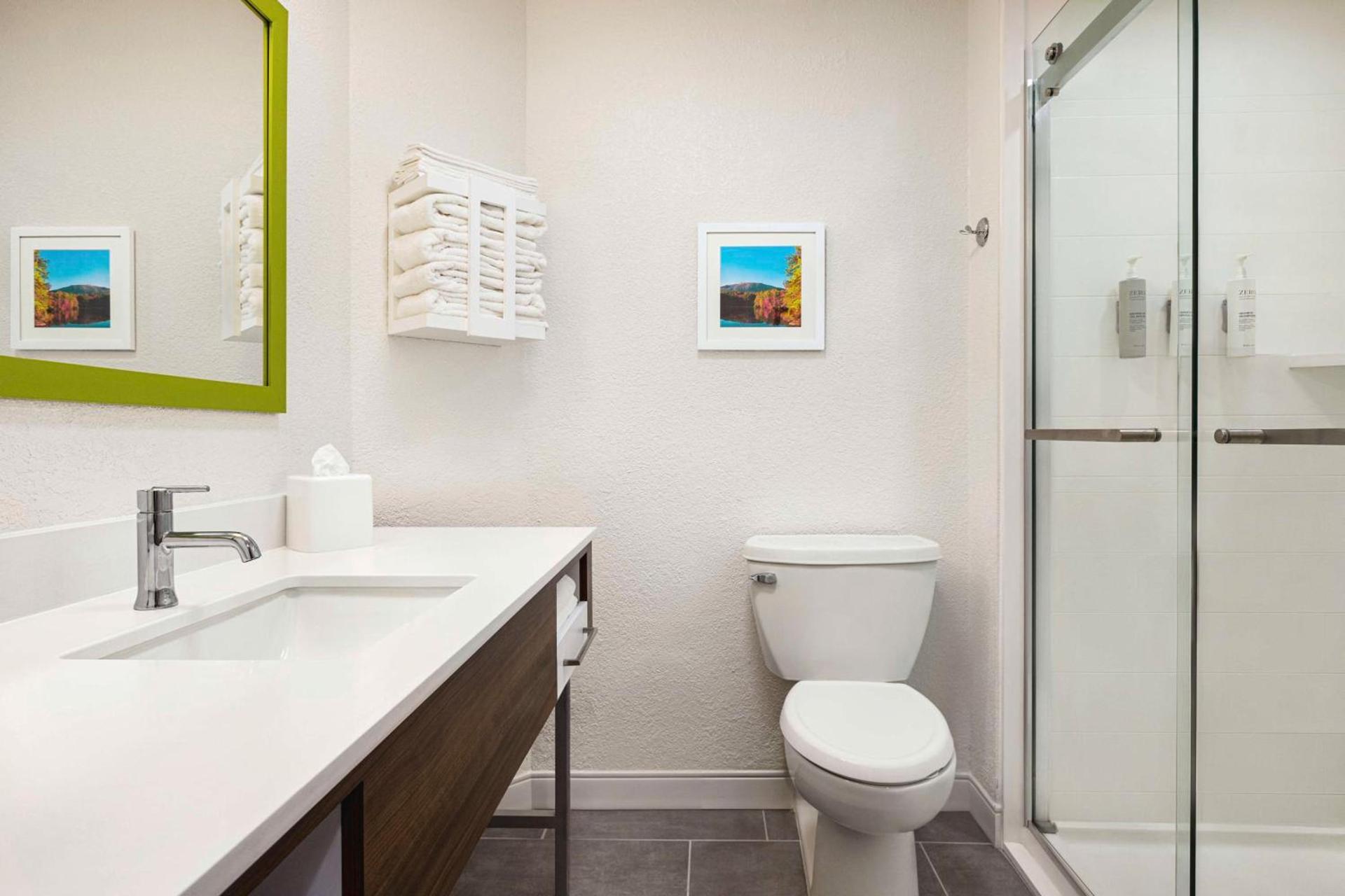 Hampton Inn Atlanta-Stone Mountain photo 22