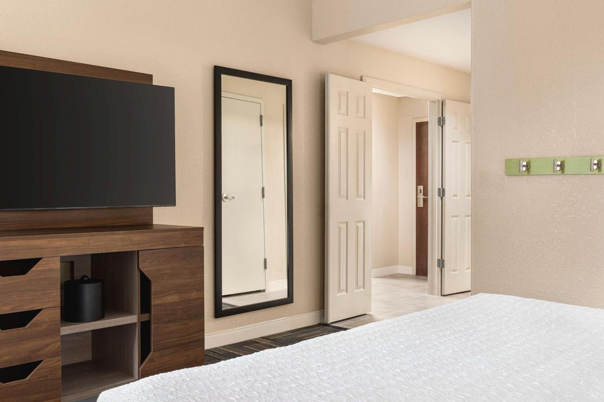 Hampton Inn Atlanta-Stone Mountain photo 29