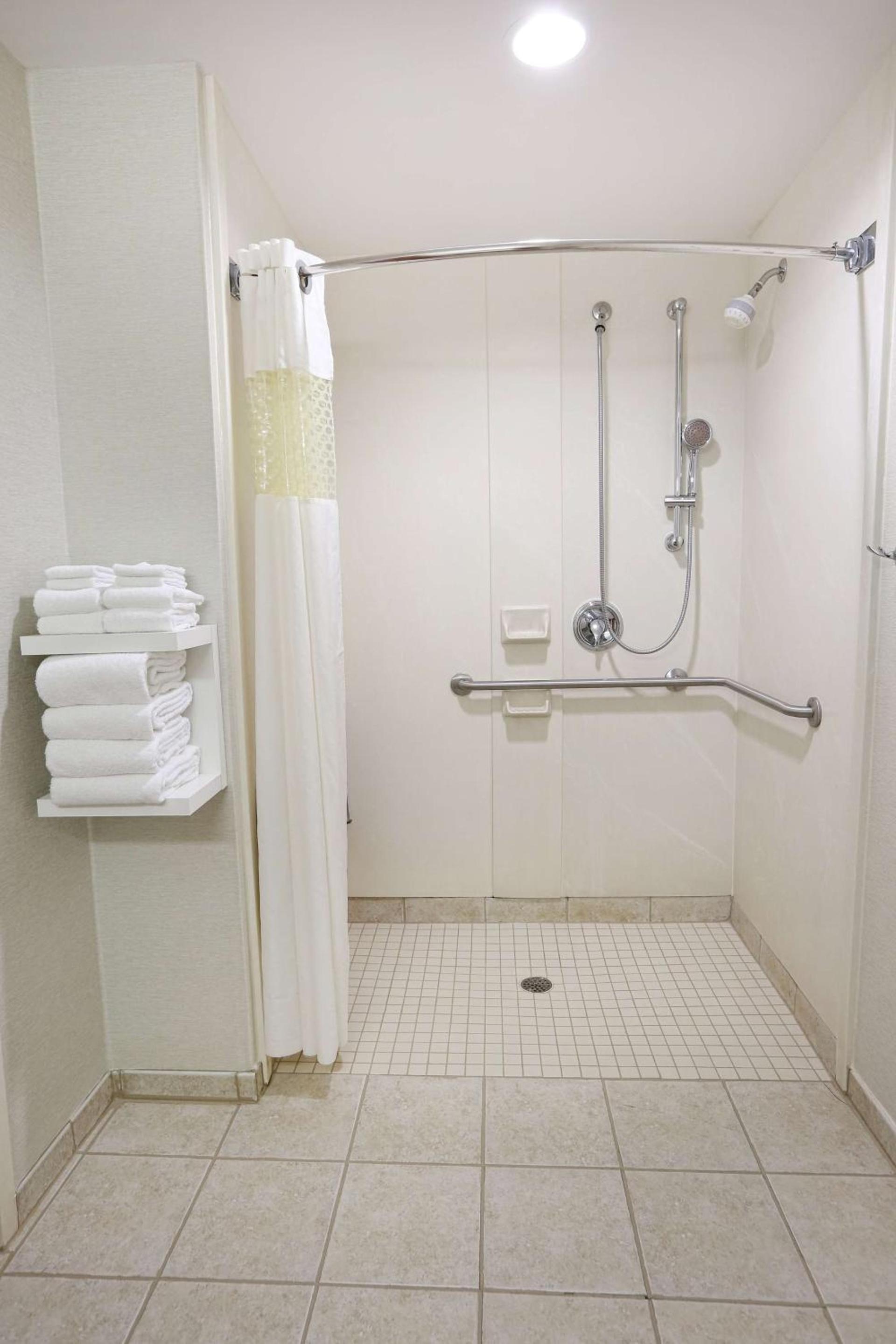 Hampton Inn & Suites Chincoteague-Waterfront, Va photo 35