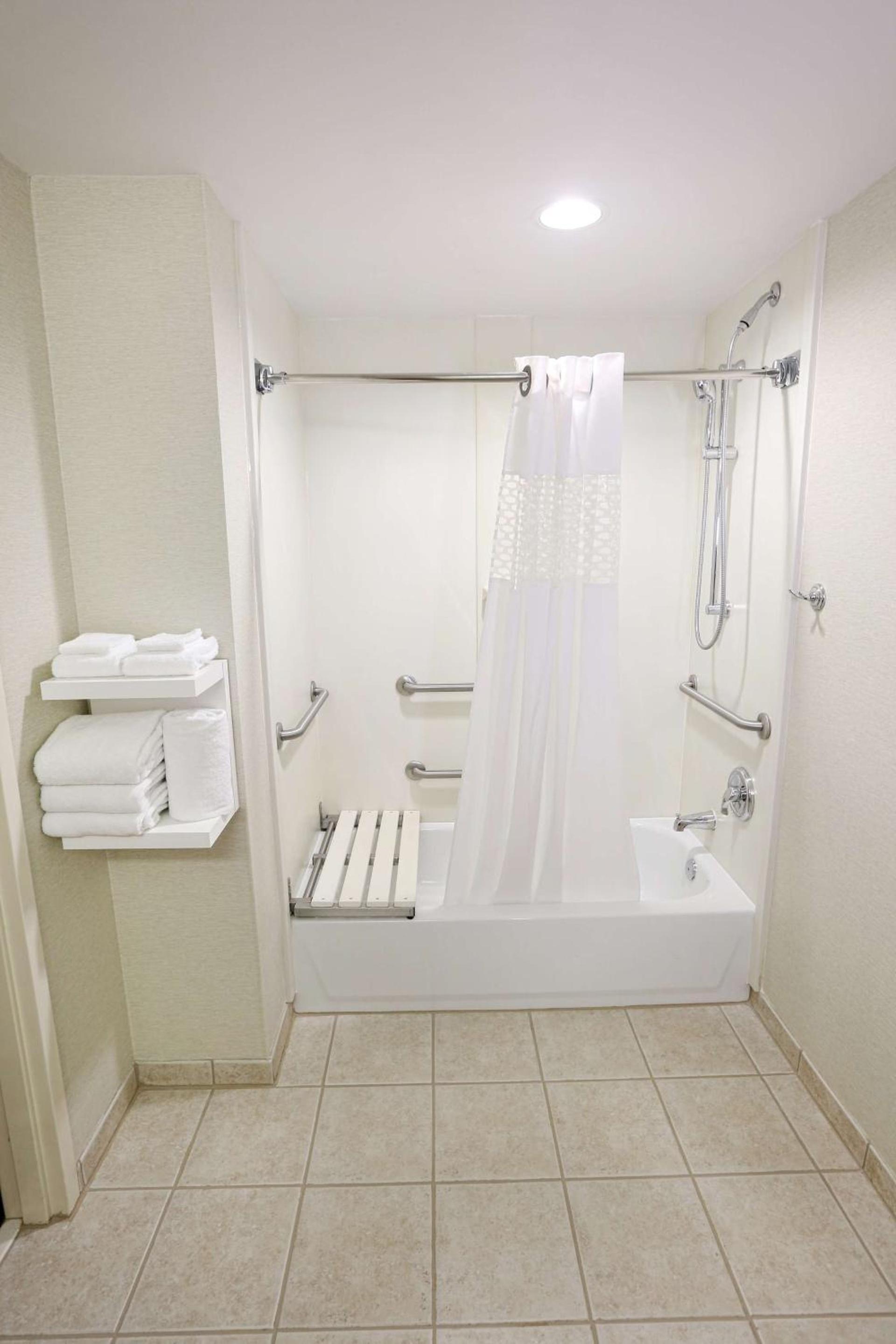 Hampton Inn & Suites Chincoteague-Waterfront, Va photo 39