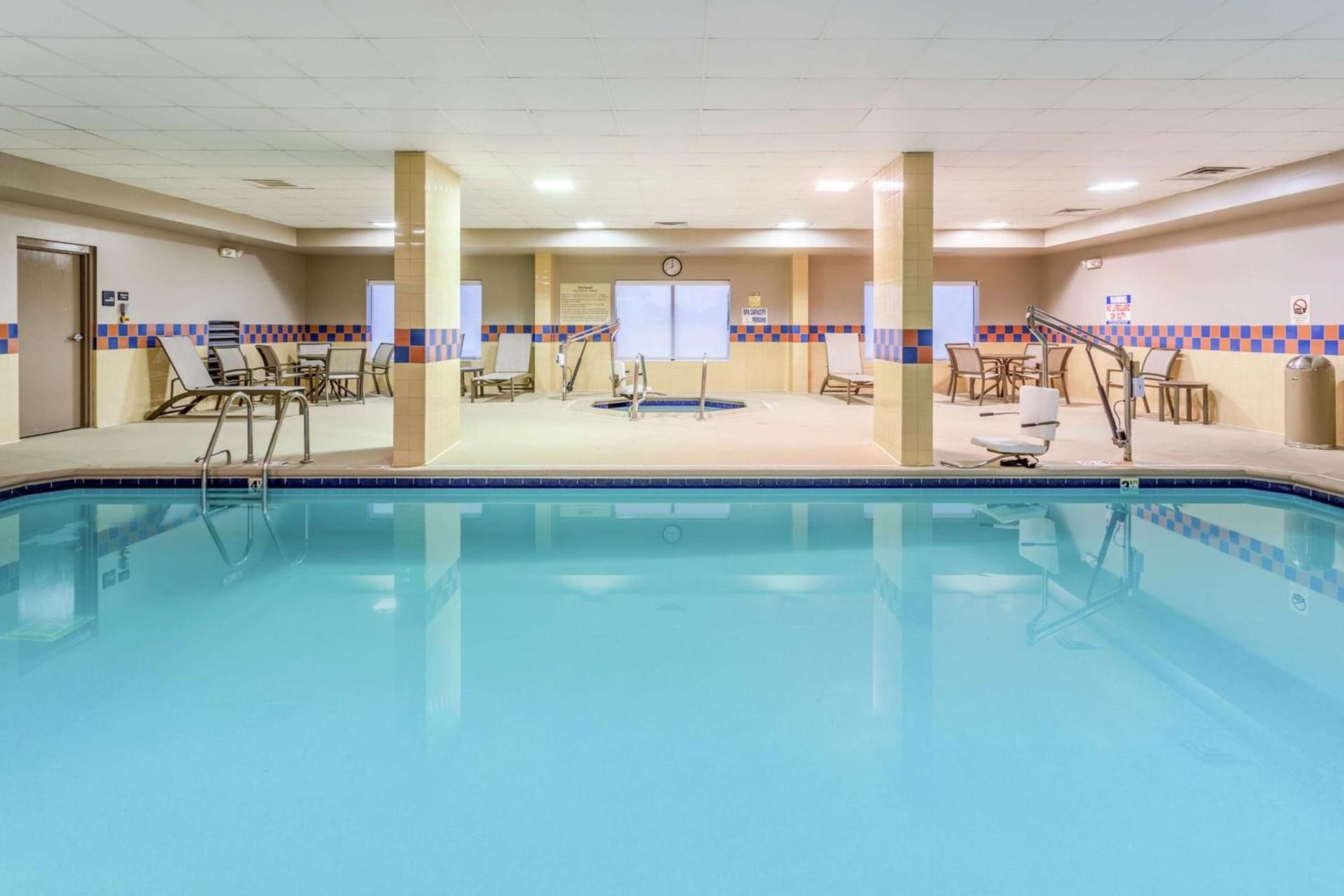Hampton Inn & Suites Chicago - Libertyville photo 5