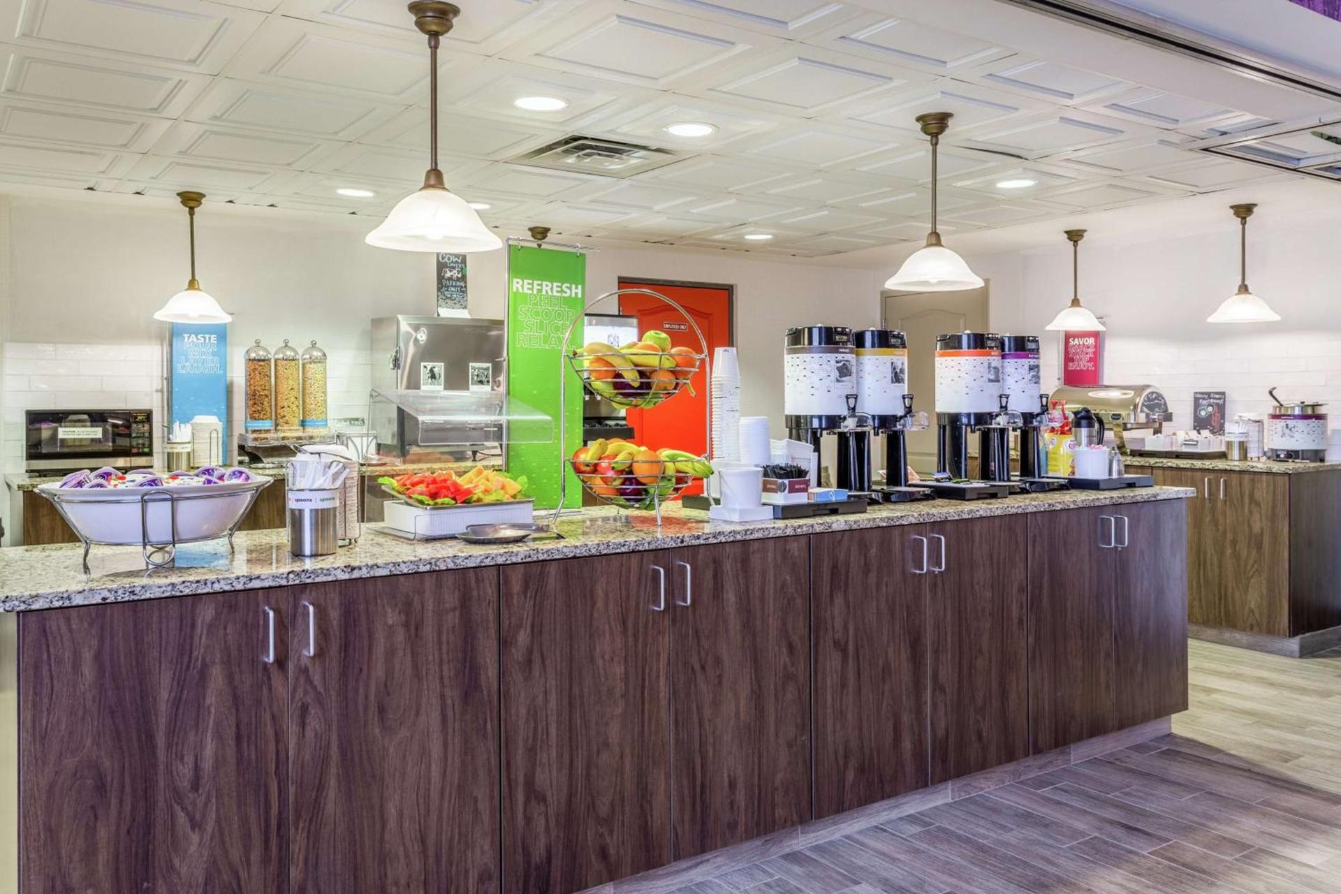 Hampton Inn & Suites Chicago - Libertyville photo 8