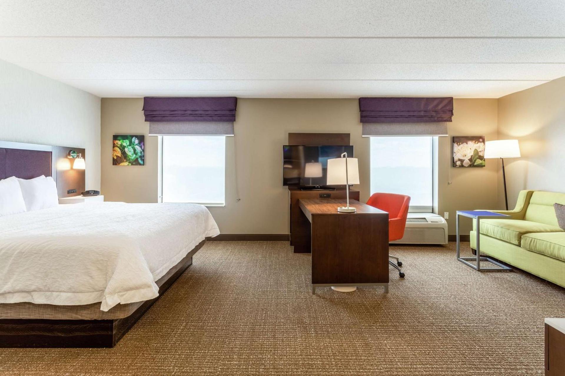 Hampton Inn & Suites Chicago - Libertyville photo 14