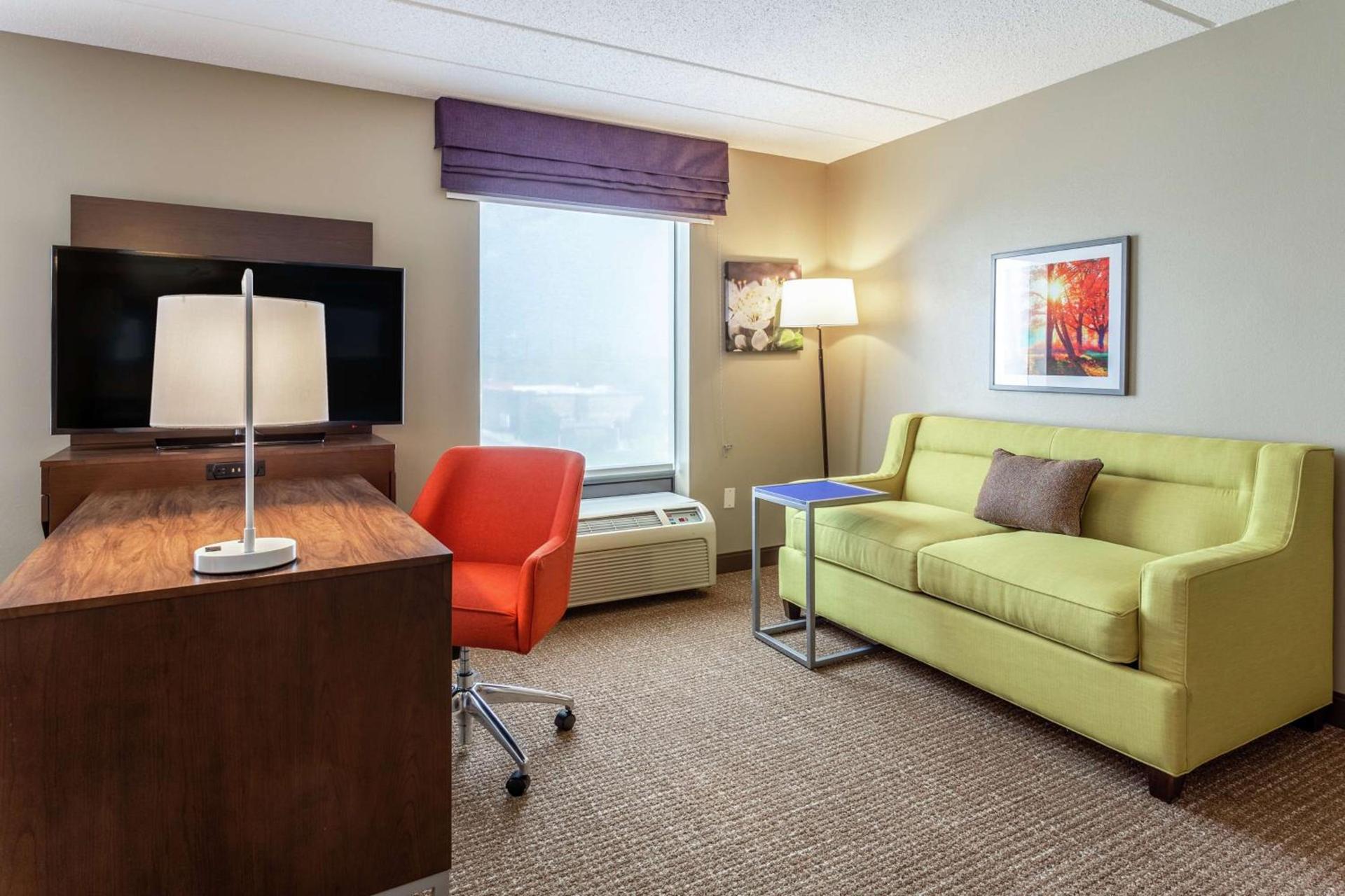 Hampton Inn & Suites Chicago - Libertyville photo 17